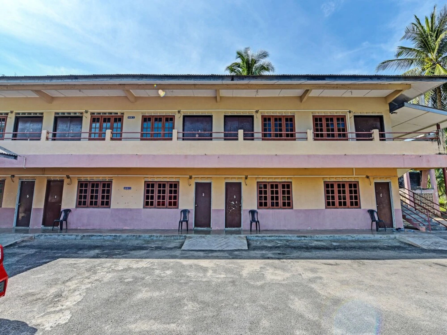 OYO 90278 Redzwan's Beach Resort