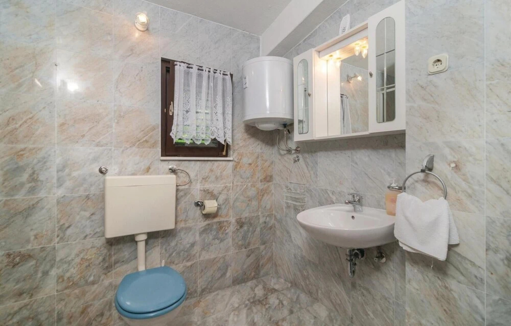 Awesome Home in Lokva Rogoznica with Hot Tub, WiFi, 7 Bedrooms