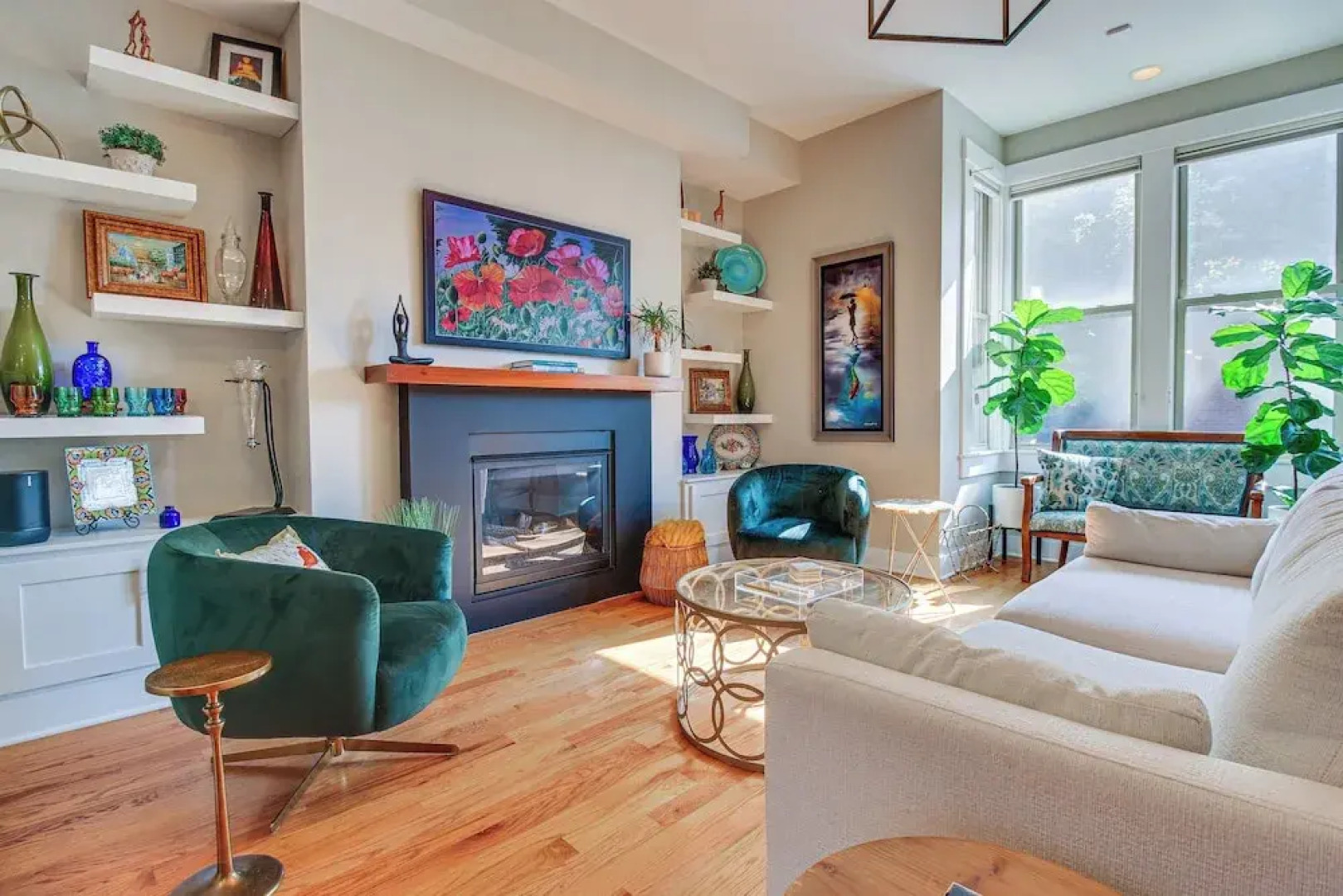 Vibrant Downtown Cincinnati Townhome w/ Sauna!