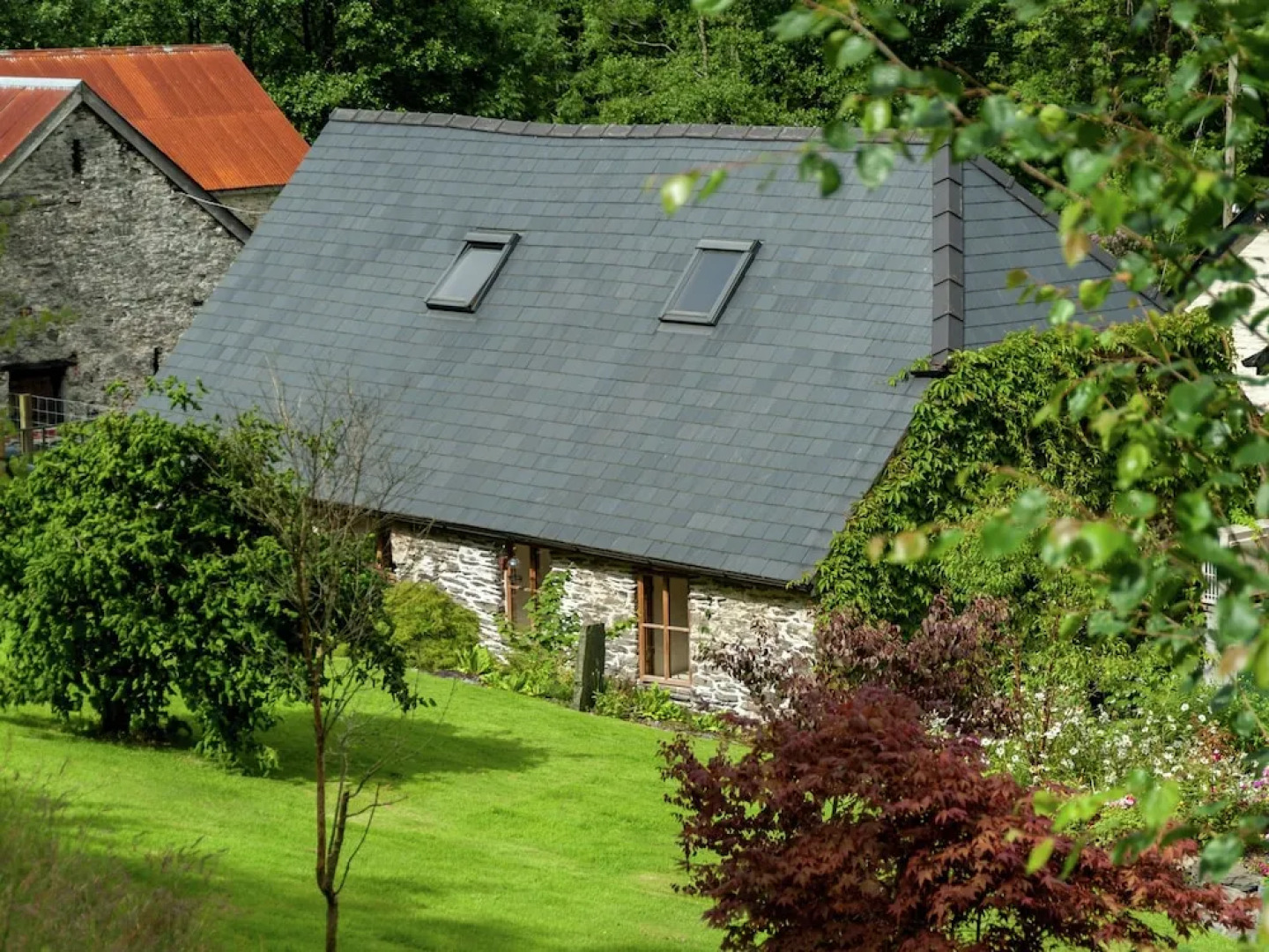 Cozy Holiday Home in South Wales With Patio