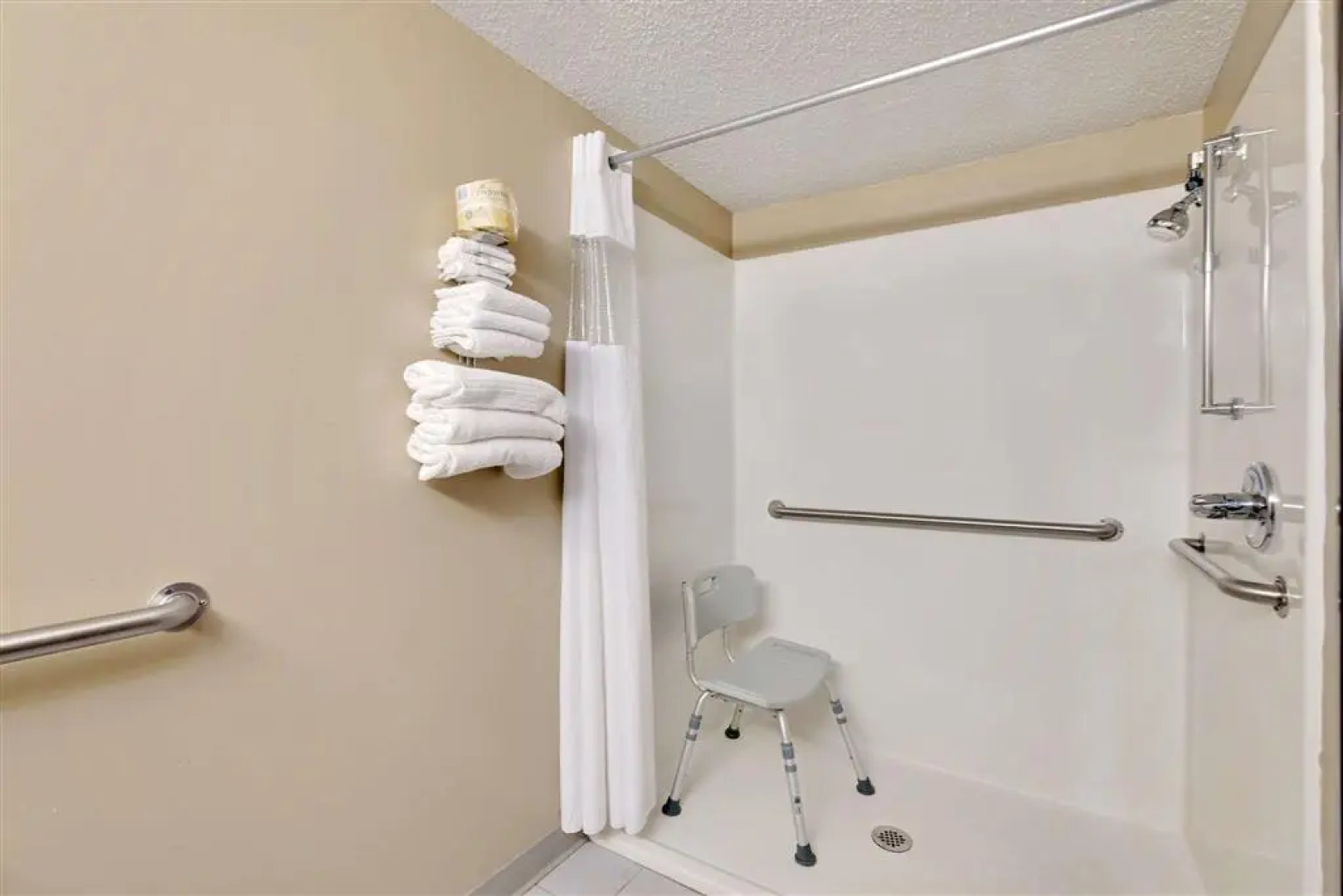 Travelodge by Wyndham Grand Forks