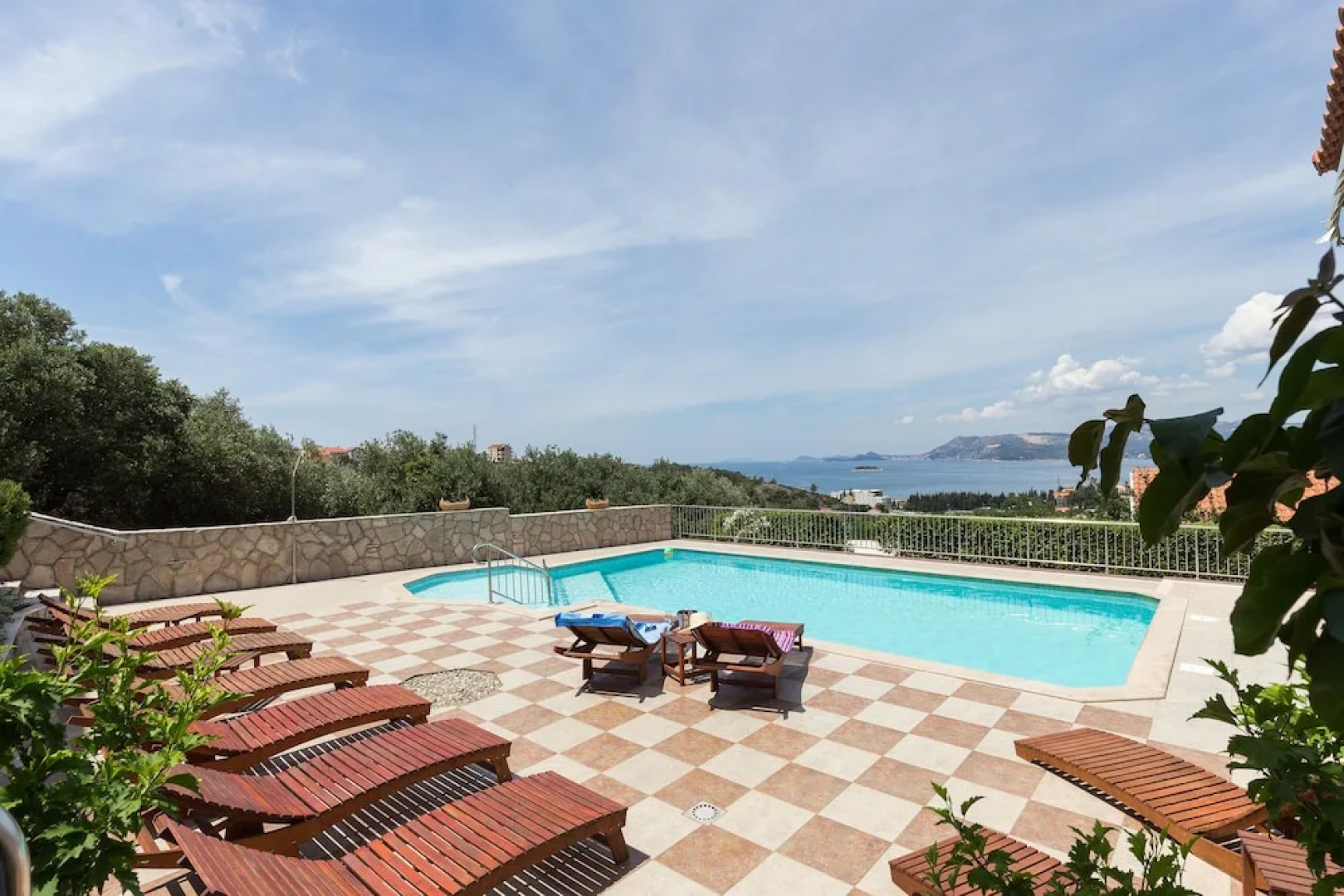 Apartments Carol Royal