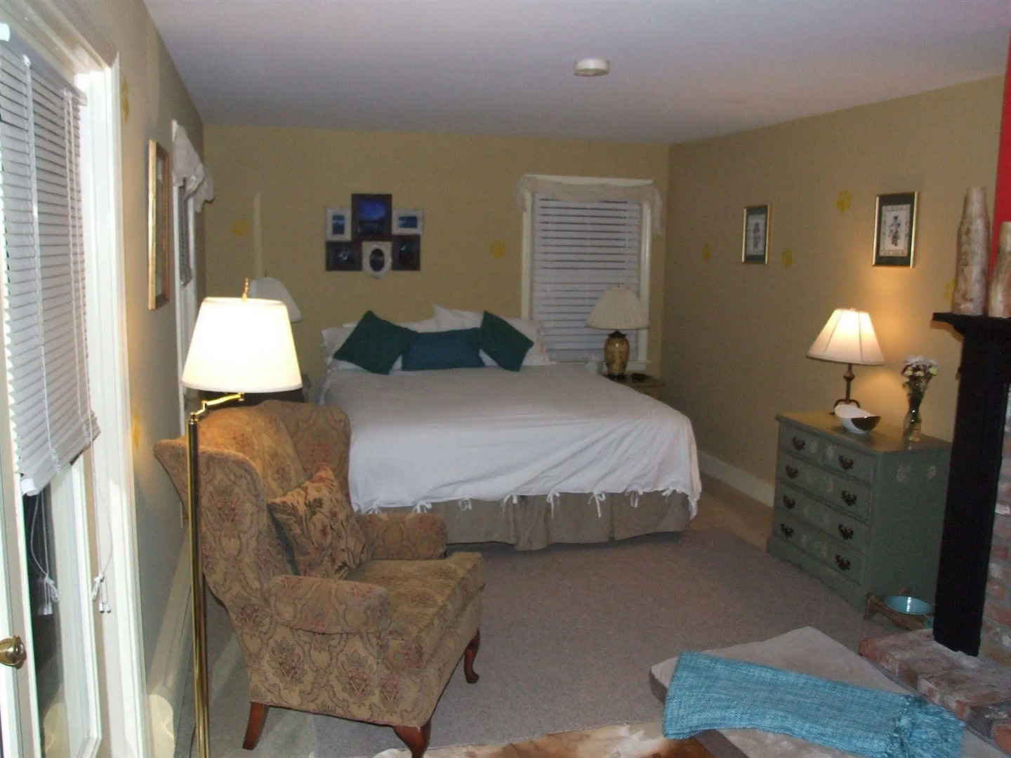 Laylas Riverside Lodge