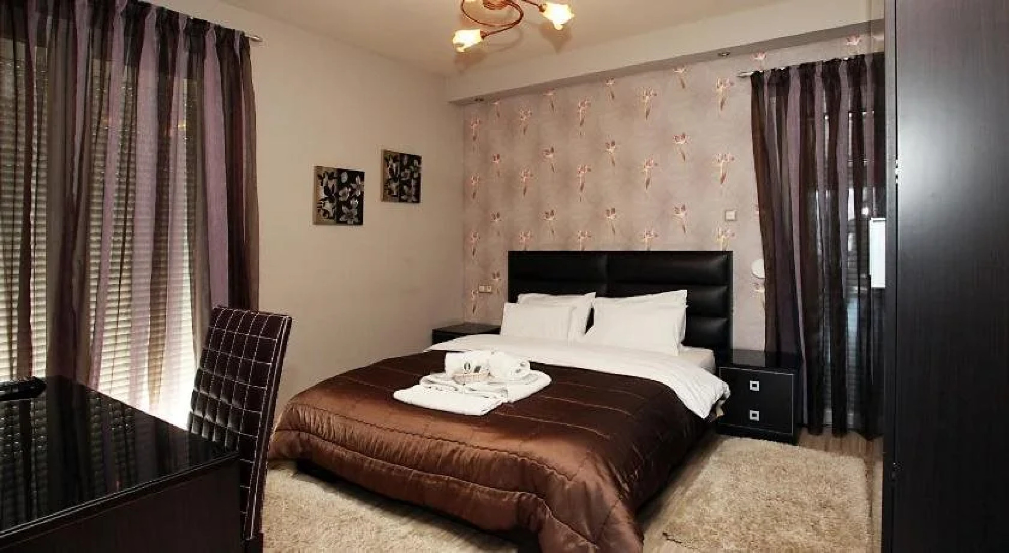 Paralimnio Suites
