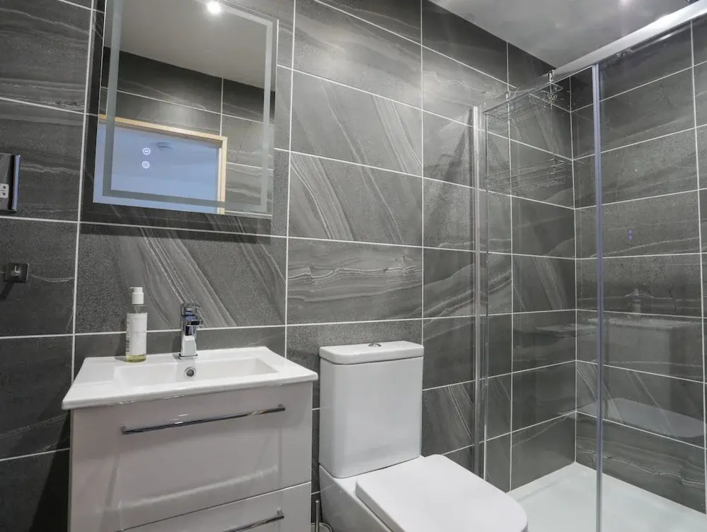 Clydfan, No 1 Trearddur Road