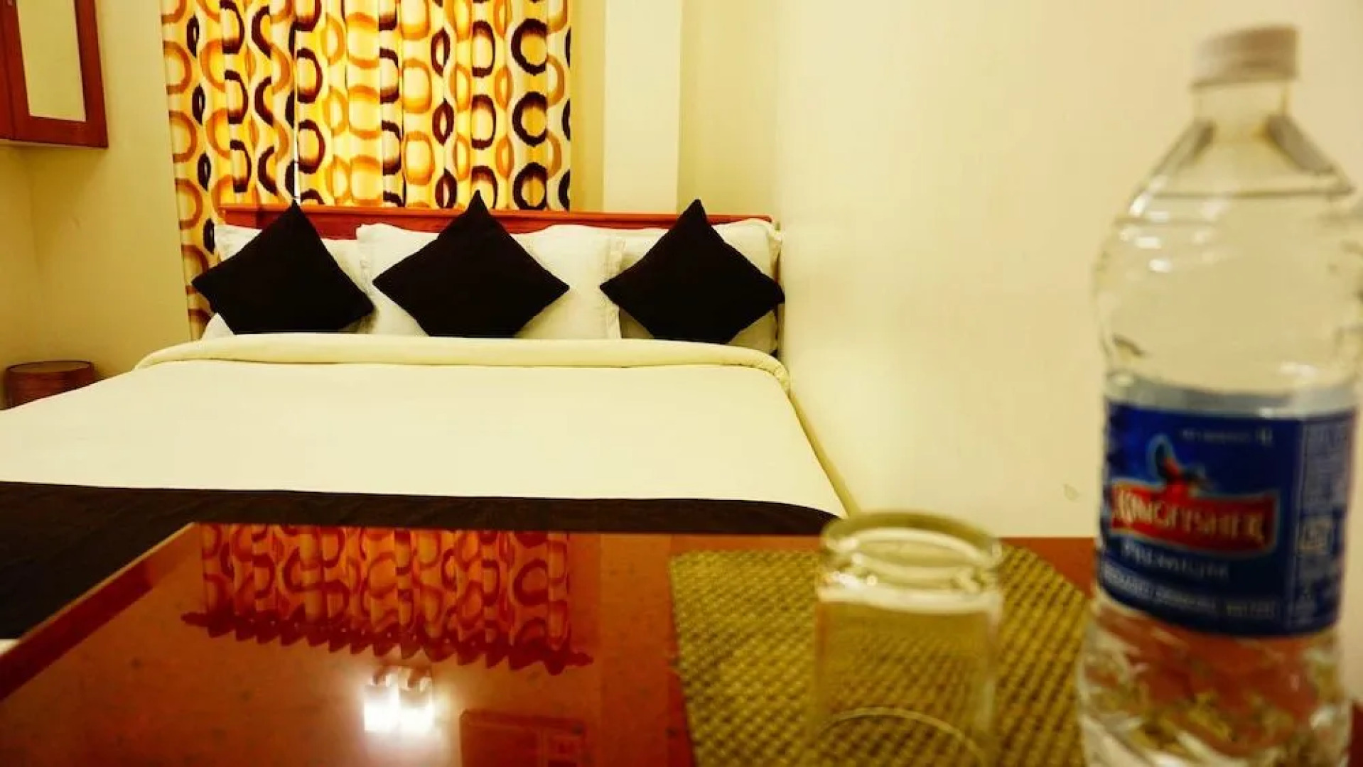 Thayamkery's Royal inn