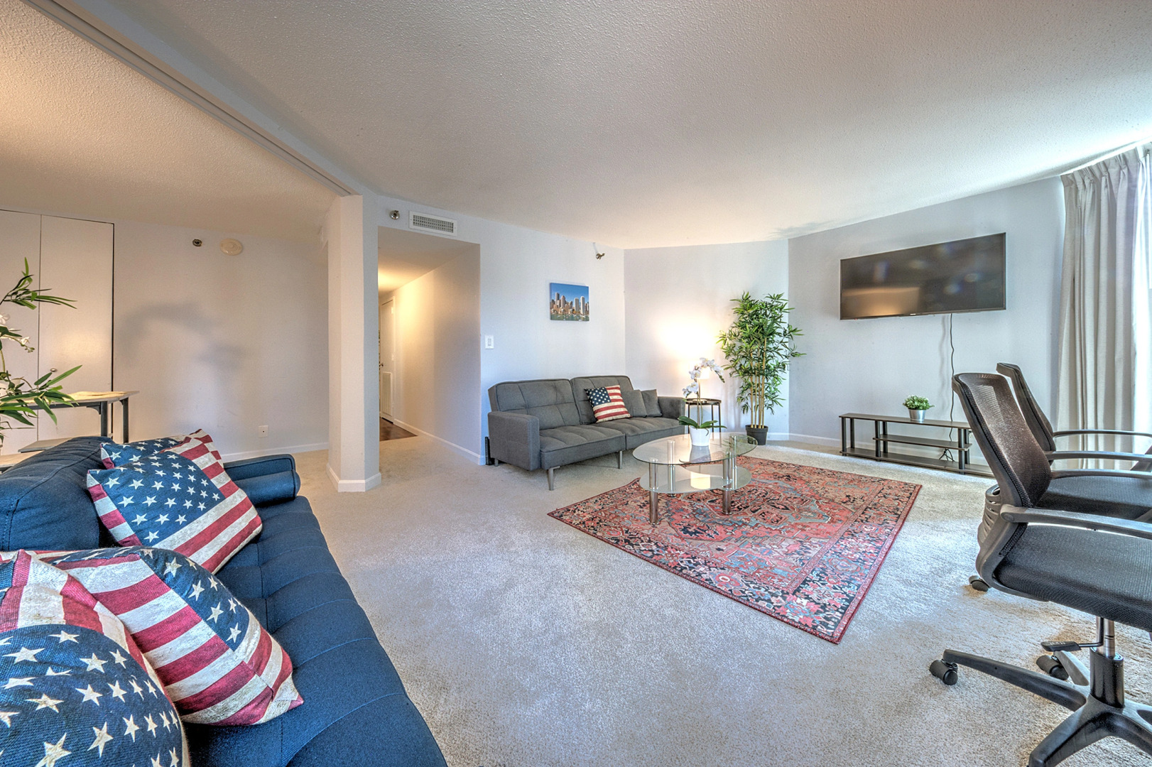 Outstanding Upgraded Luxury Apt!