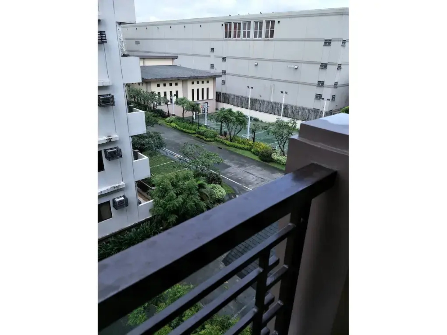 The Redwoods SM Fairview with Balcony Quezon City,Metro Manila Philippines