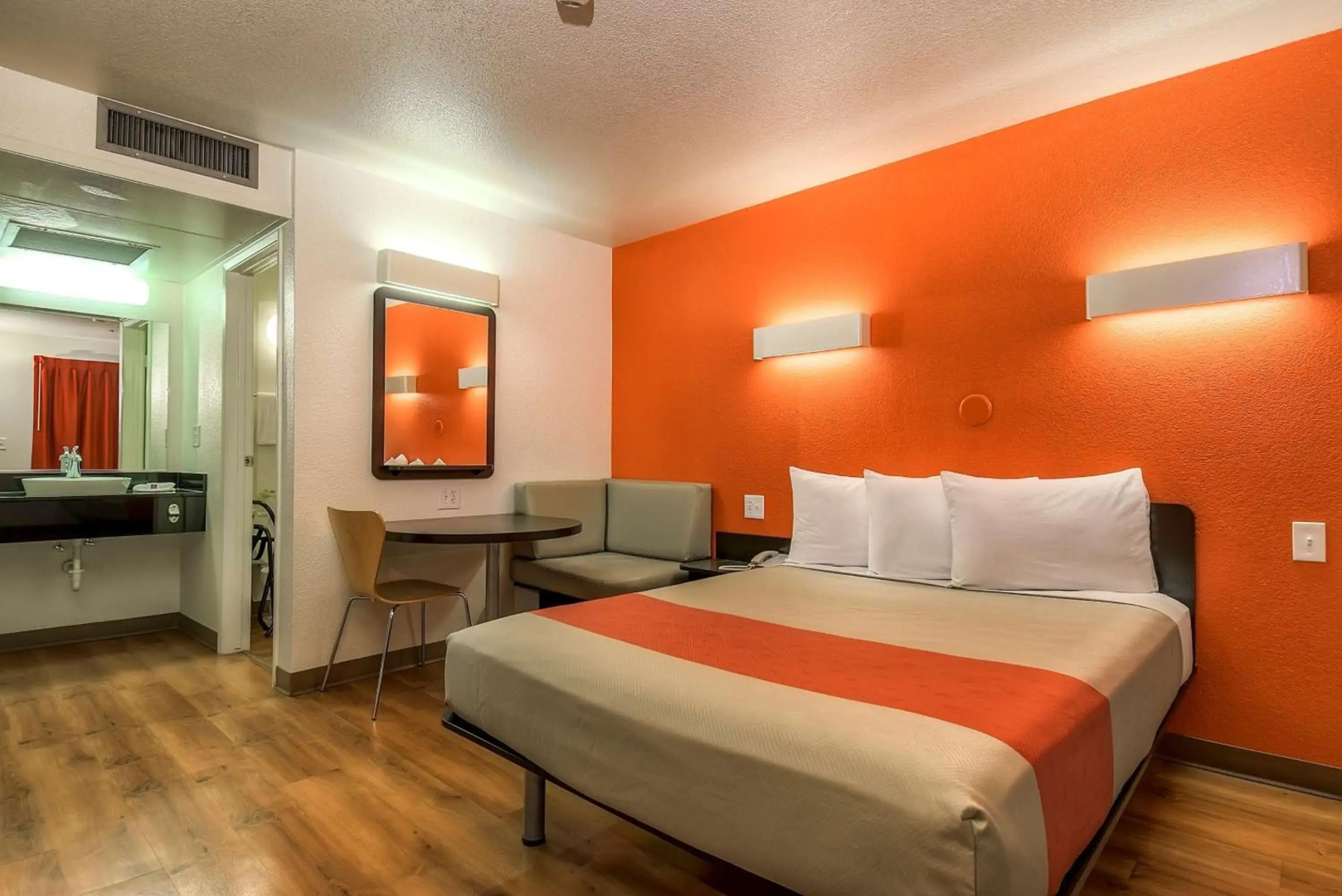 Motel 6 Carlsbad, CA Beach