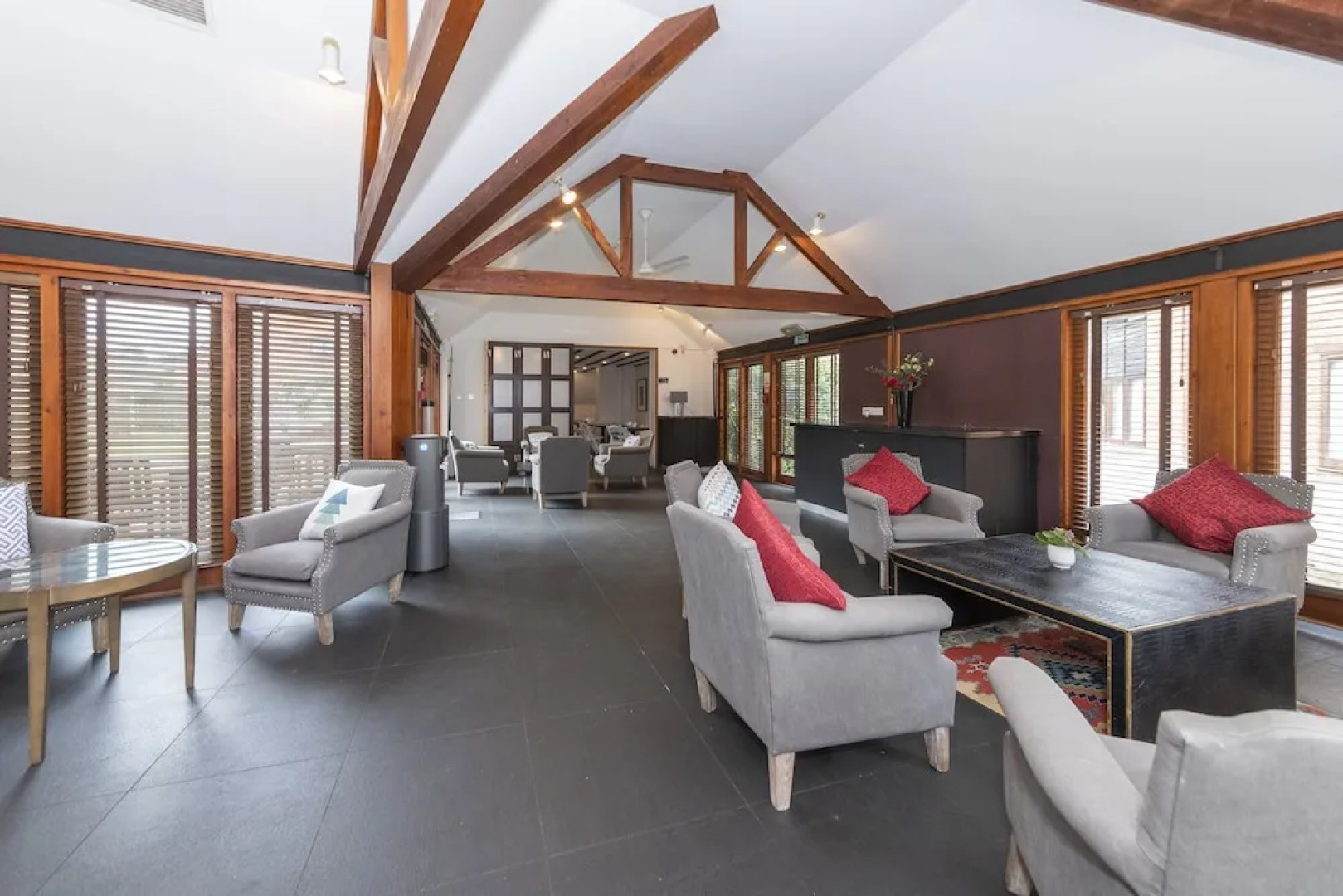 Charming 20-bed Self Contained Dwelling in Hook