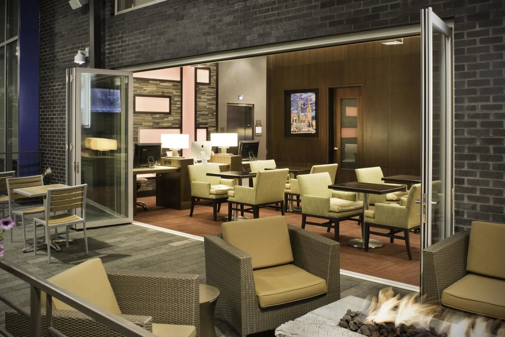 Hyatt Place Cleveland / Westlake / Crocker Park