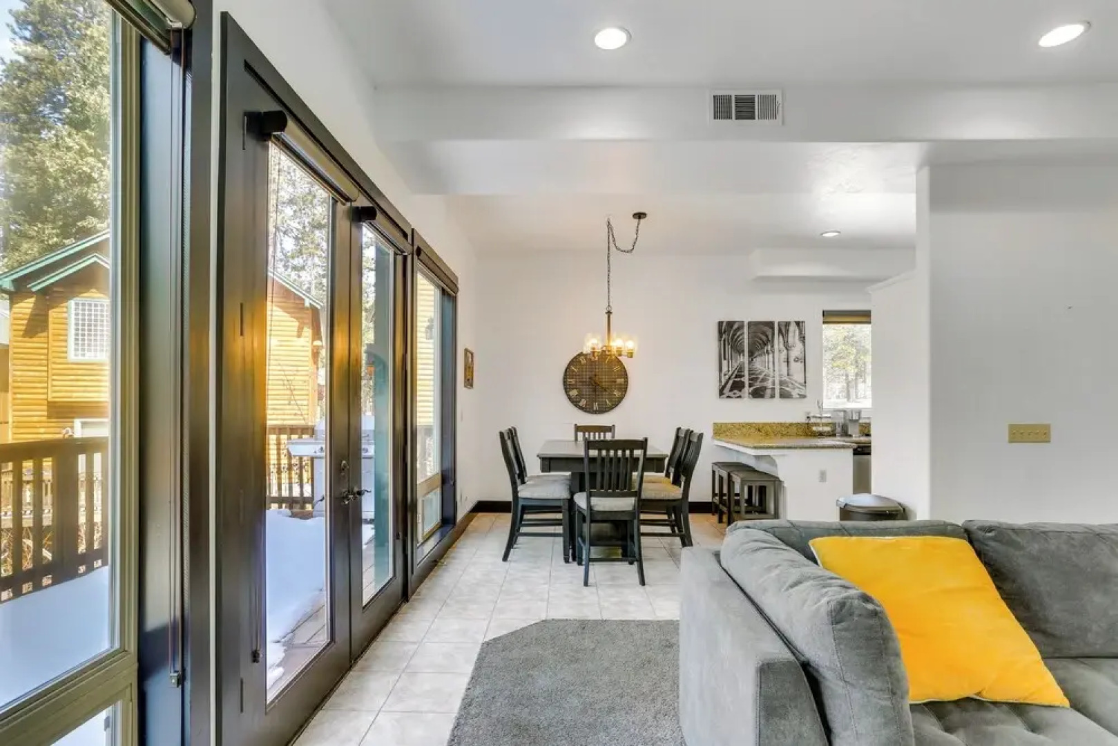 3 Mi to Shaver Lake: Family Home w/ Deck!