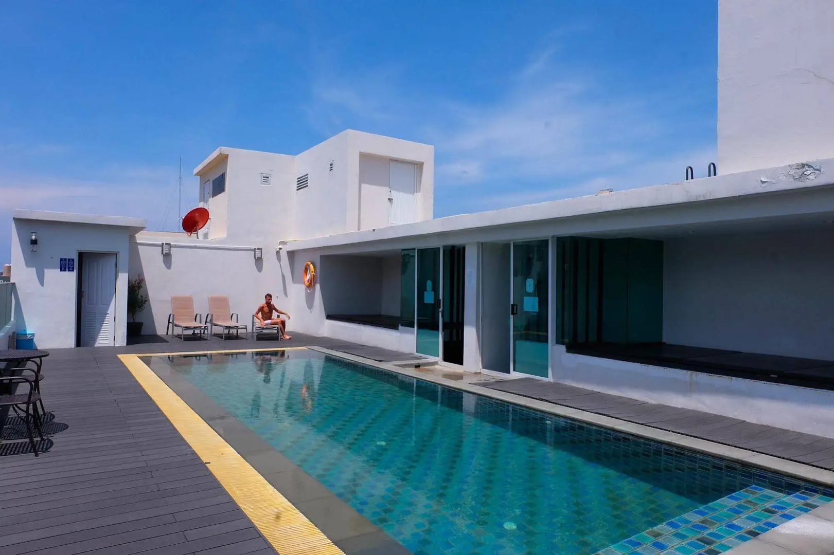 iCheck inn Central Patong