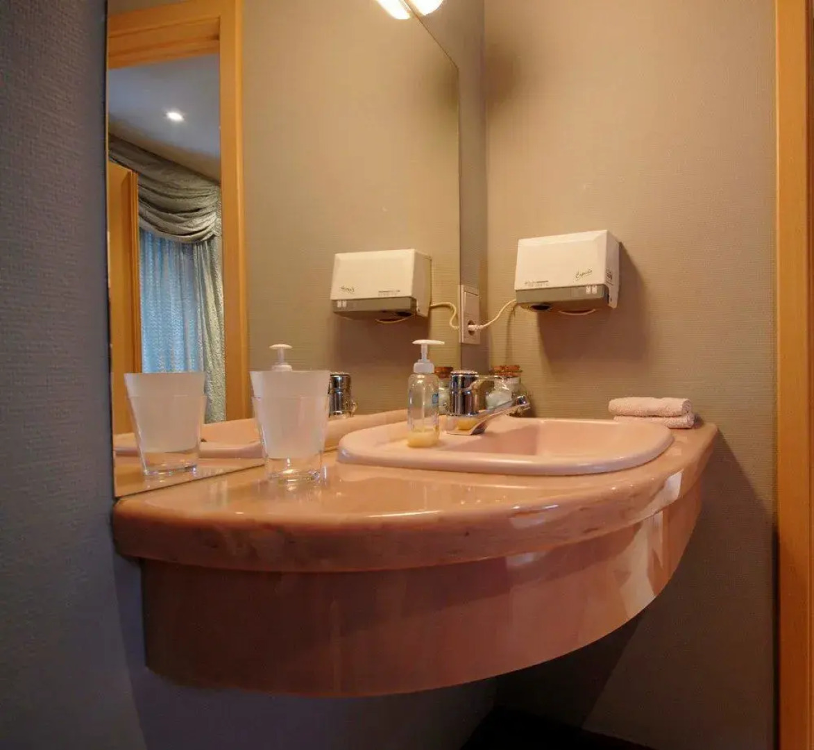 Hotel Duivels Paterke Harelbeeksestraat 29, 8500 Kortrijk