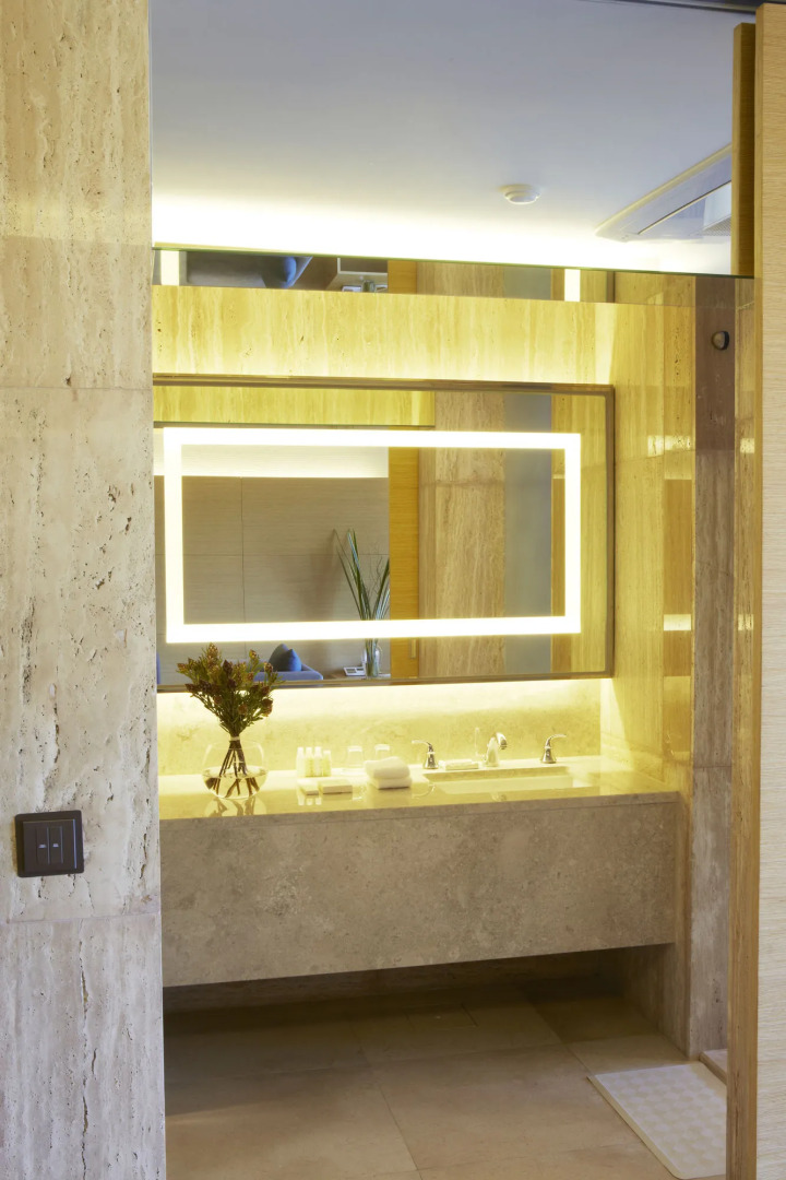 Luston Villa & Hotel