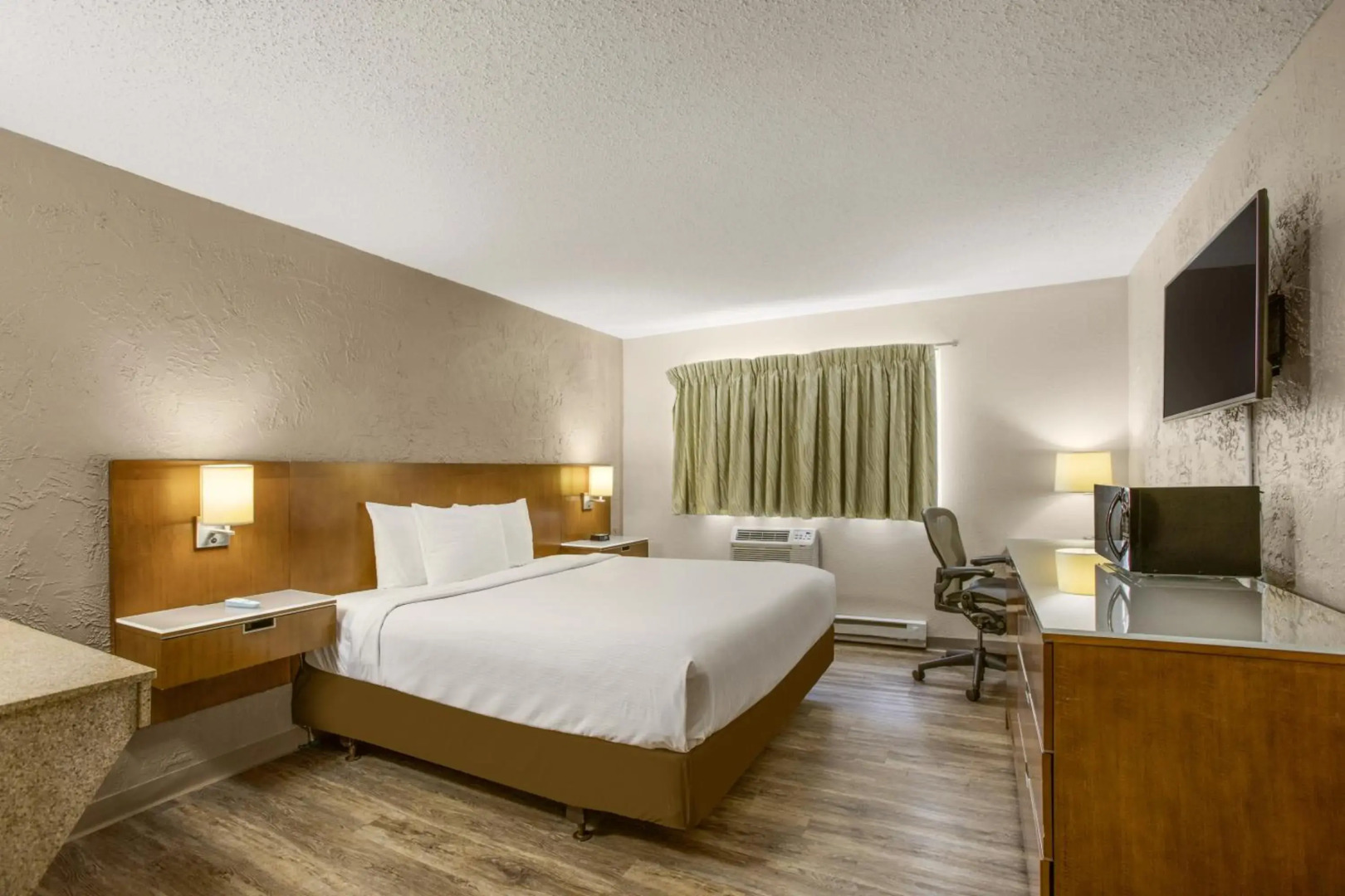 Rodeway Inn & Suites Grand Rapids Southeast