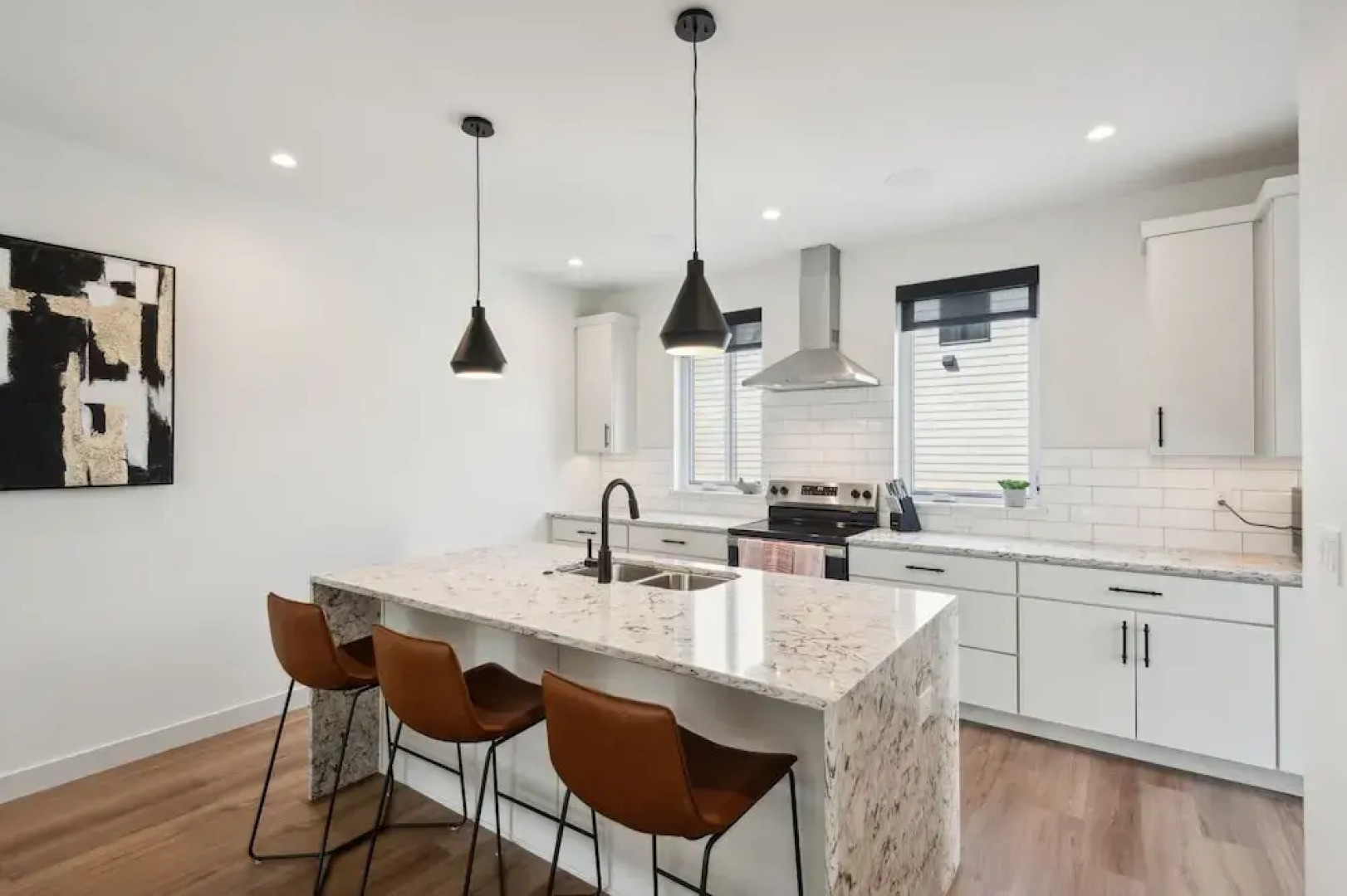 New Modern Townhome With Rooftop Patio 2 Bedroom Townhouse by RedAwning