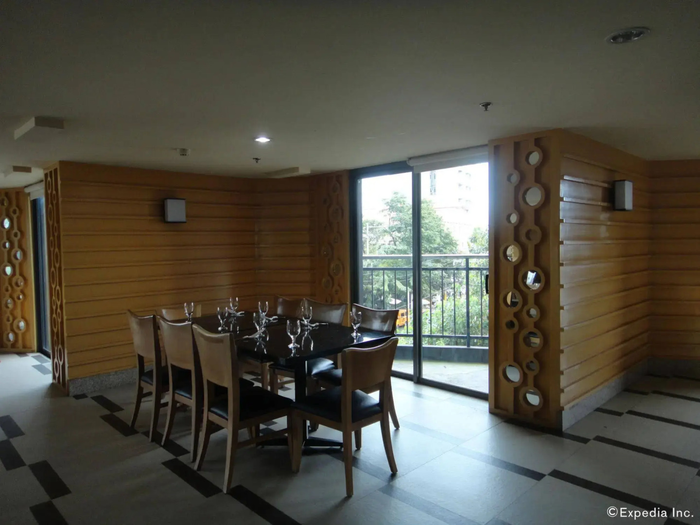 City Suites Ramos Tower
