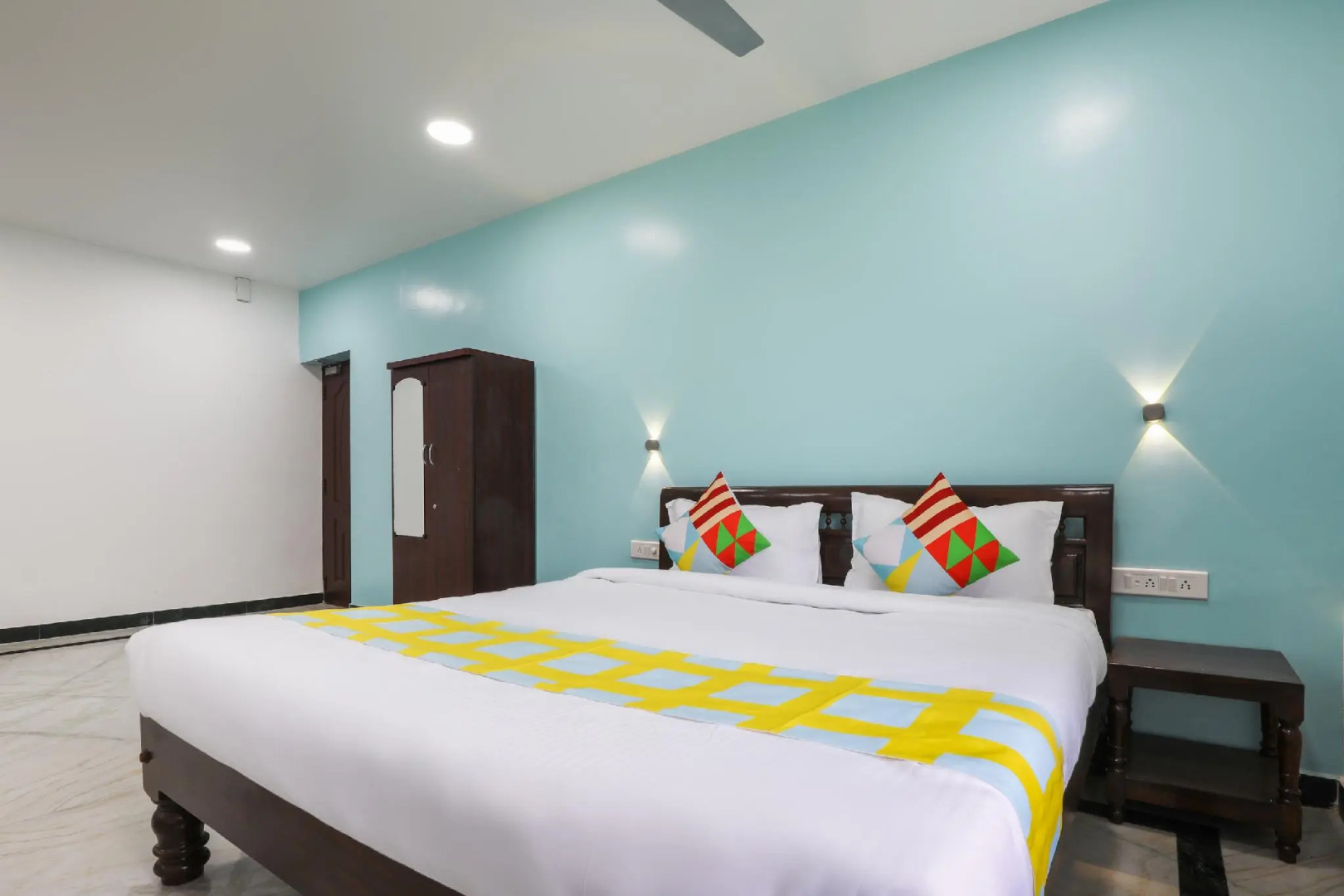 OYO 78117 VCP  Beach View Studio Stays