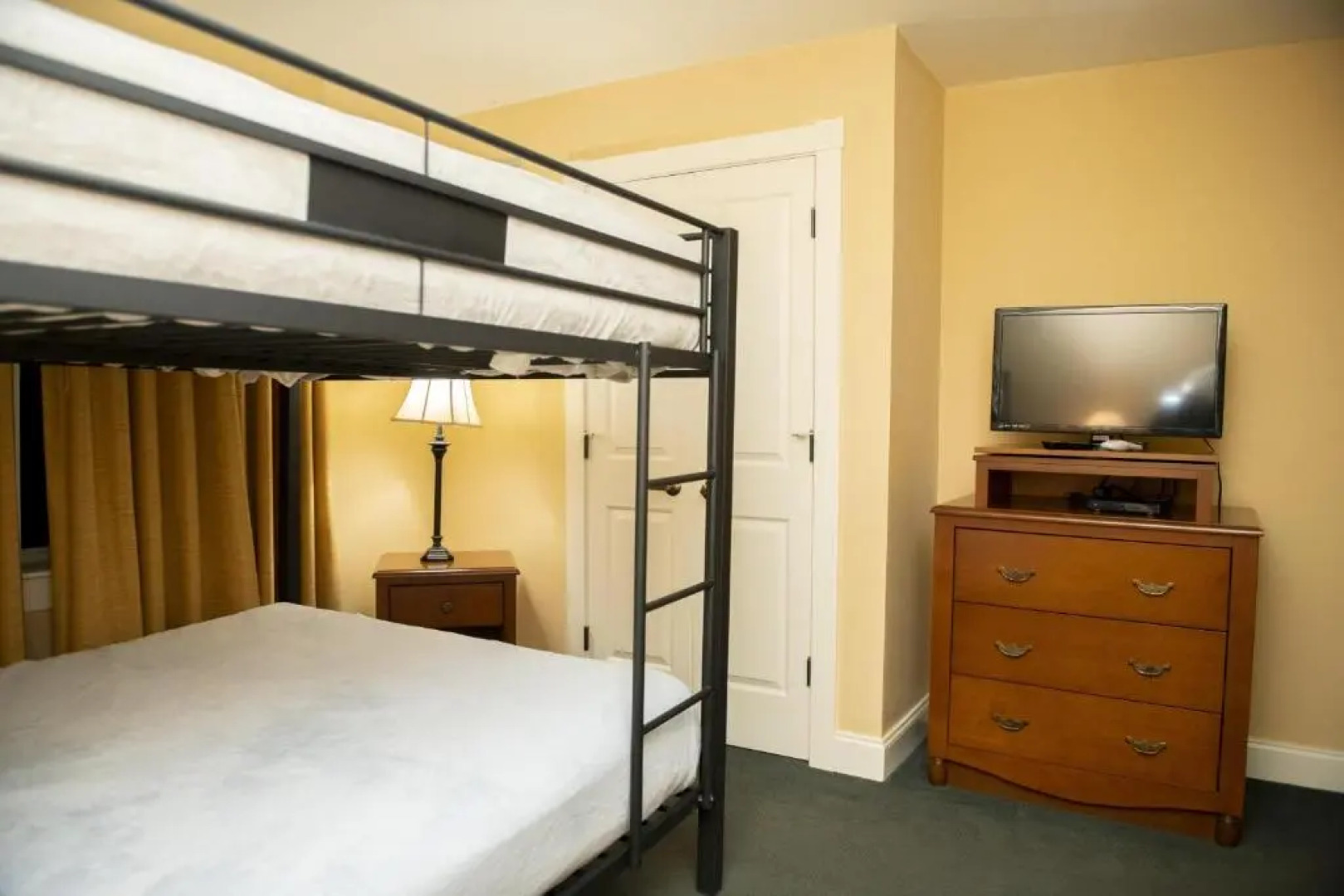 Seneca Unit 320 Deluxe Seneca 2 Bedroom, 2 Bath Condo