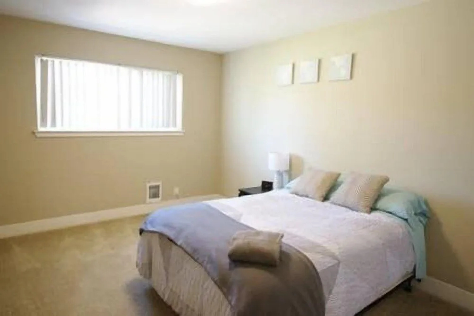 Furnished Washer & Dryer Near HWY 101