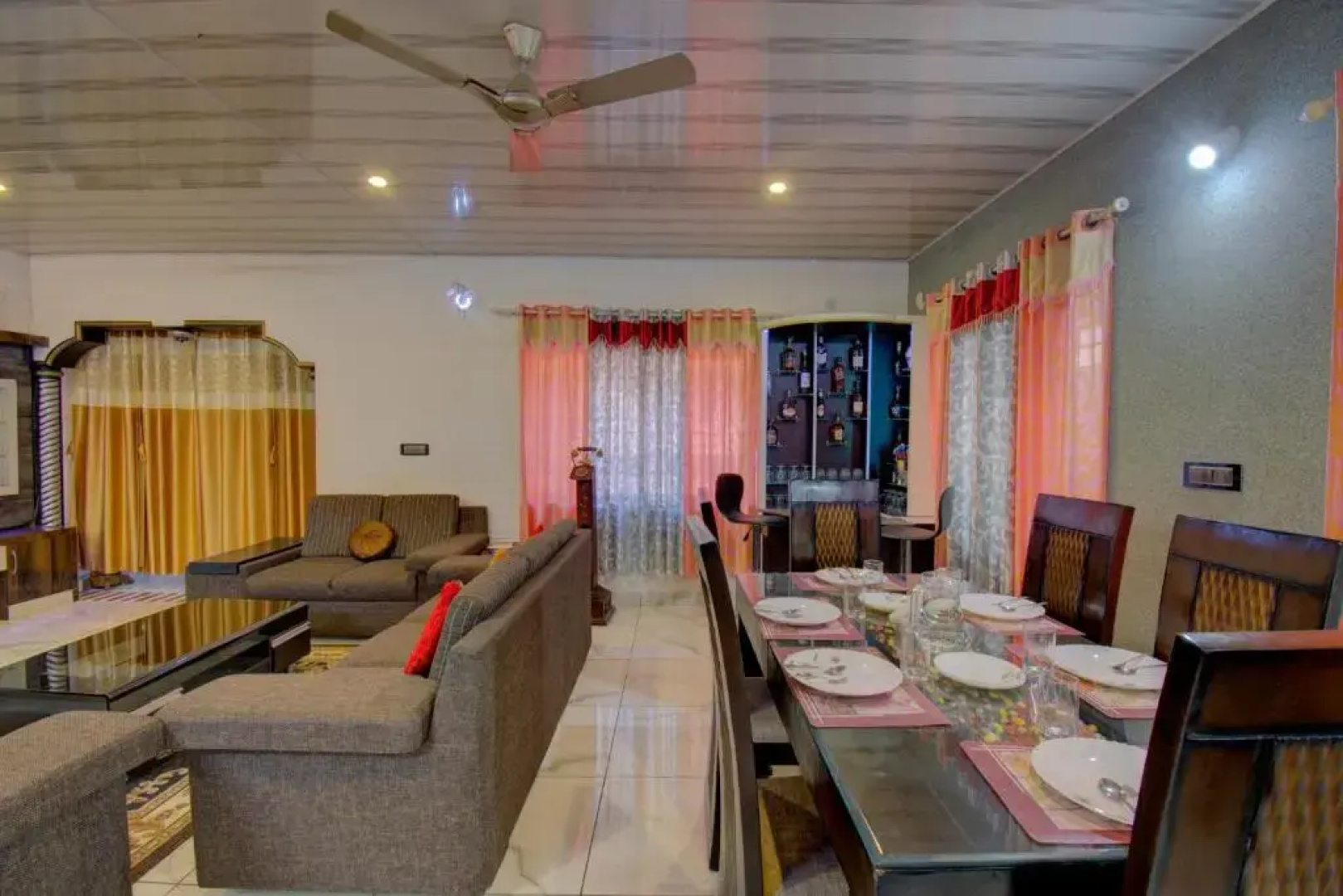 Srinikethana Home Stay with Swimming Pool
