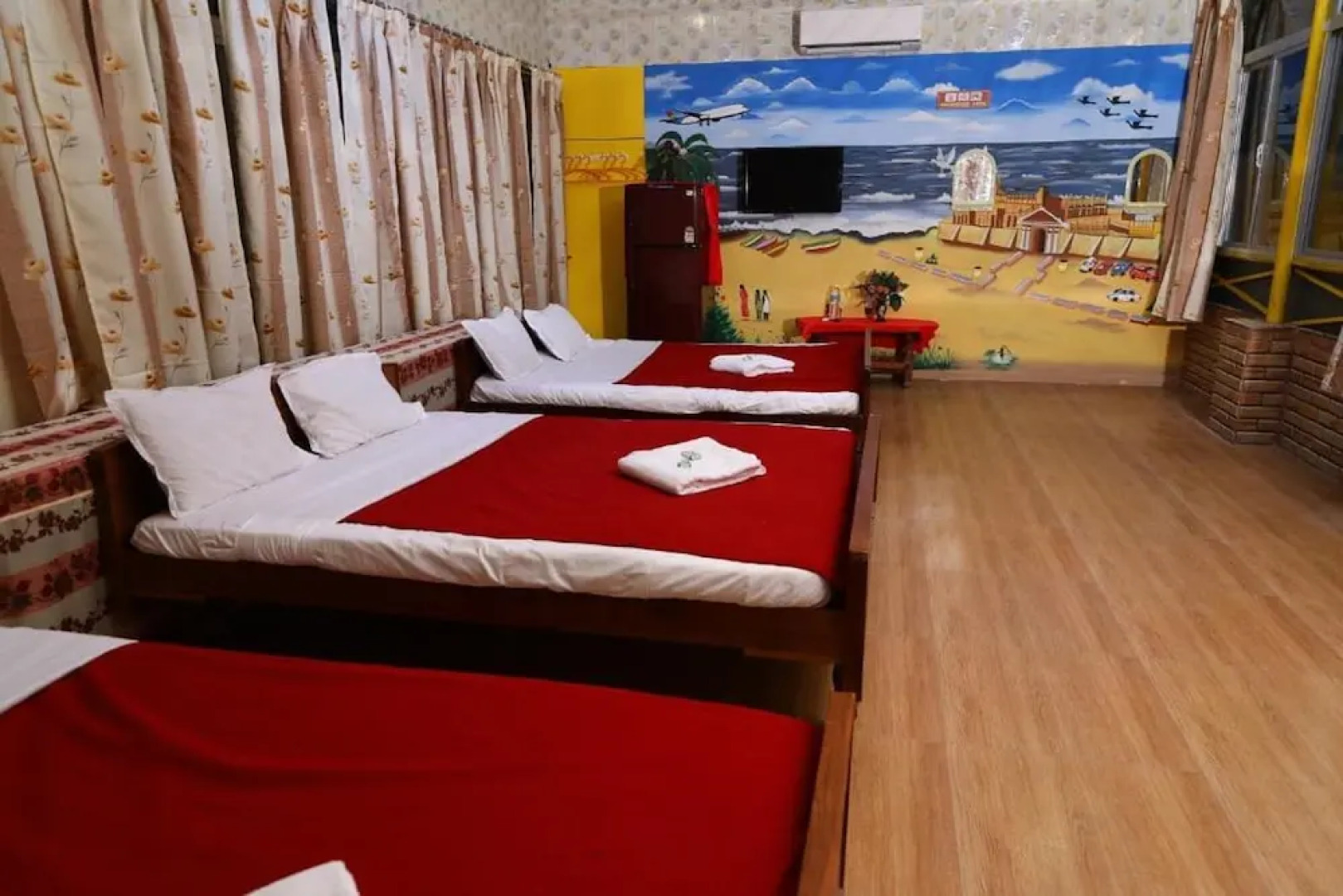 Royal House And Park