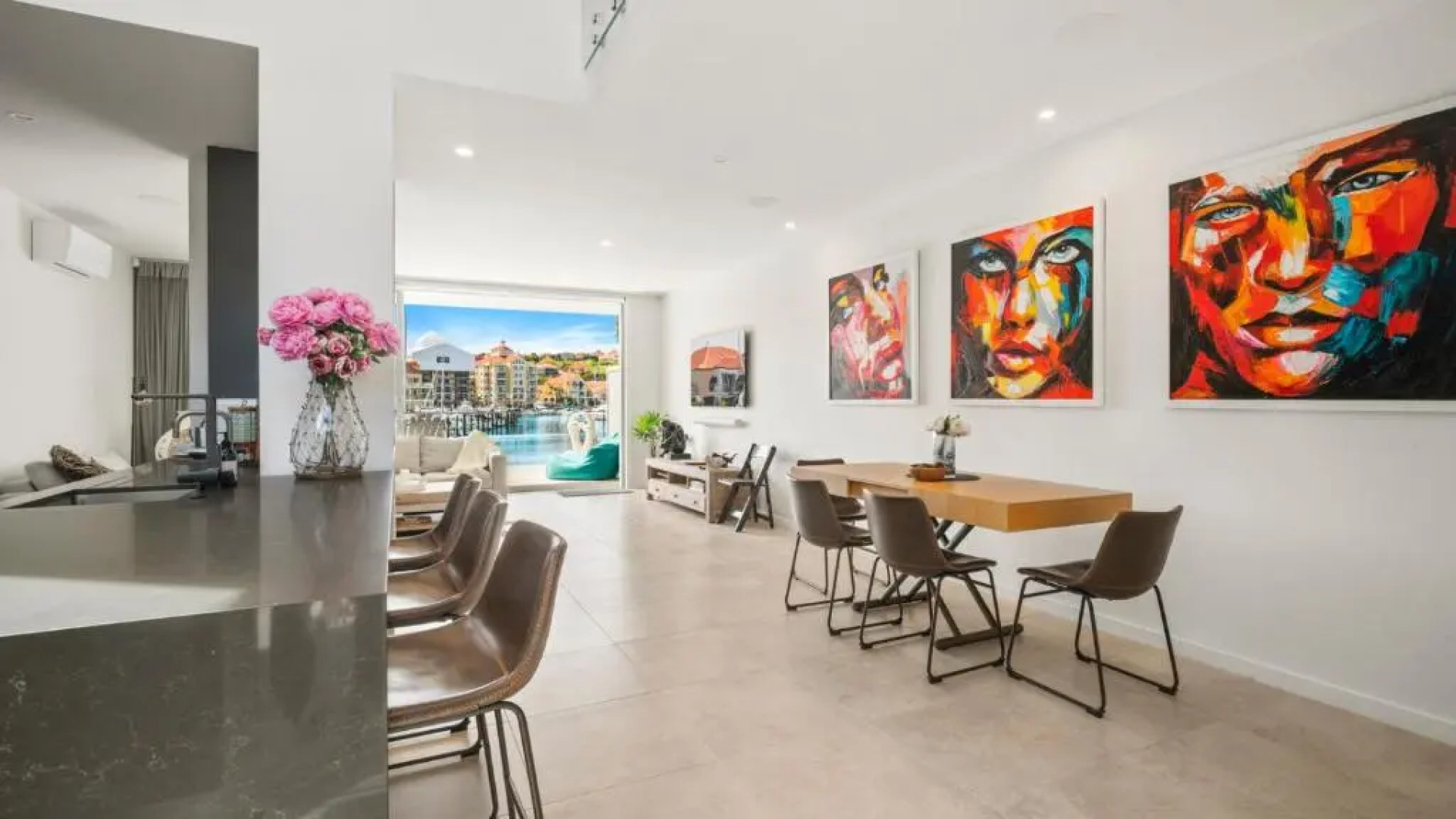 Tranquility Waters - Whangaparaoa Holiday Home