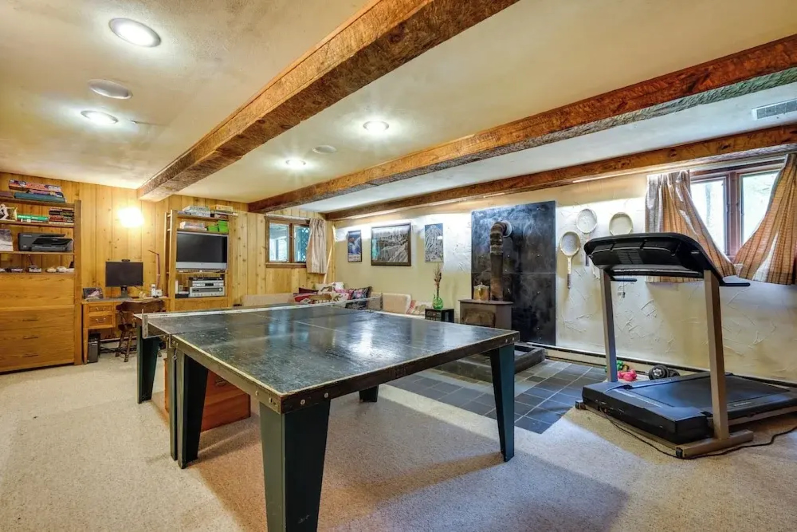 Jamaica Vacation Home w/ Deck: 8 Mi to Skiing!