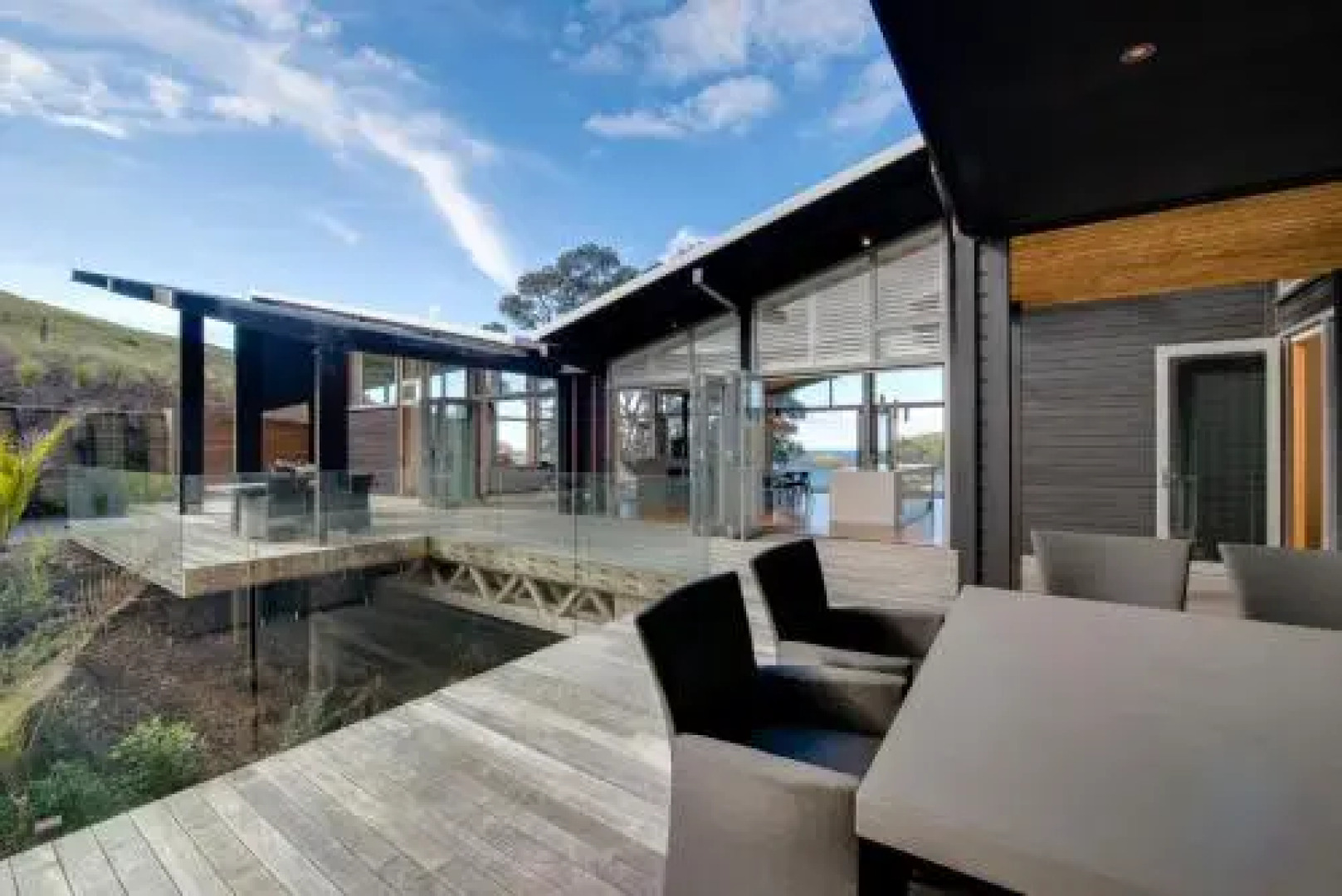 Otaha Beachfront Lodge