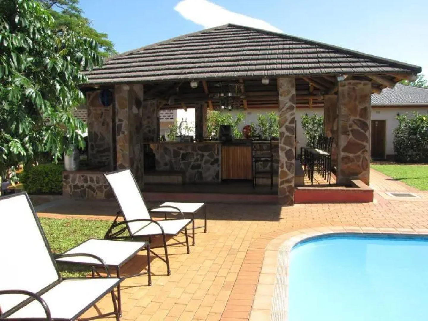 The George Hotel