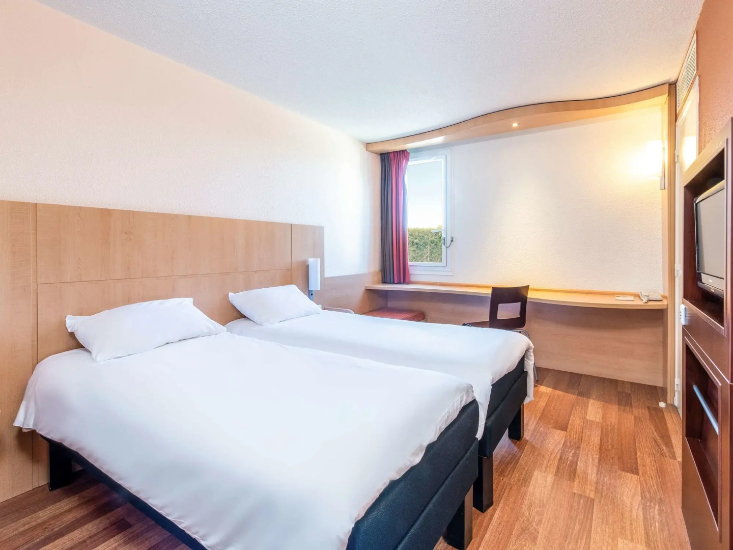 ibis Issoire