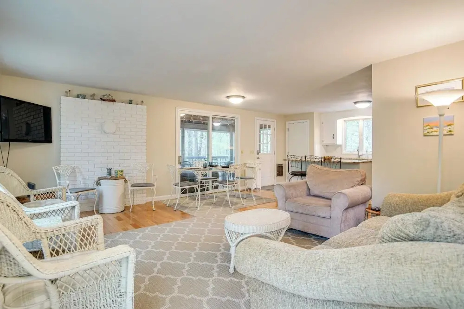 1/2 Mi to Cooks Brook Beach: Cozy Cape Cod Retreat