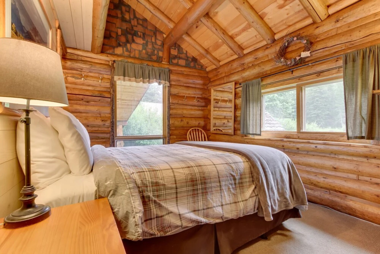 Scenic Montana Cabin Rental ~ 1 Mi to Yellowstone!