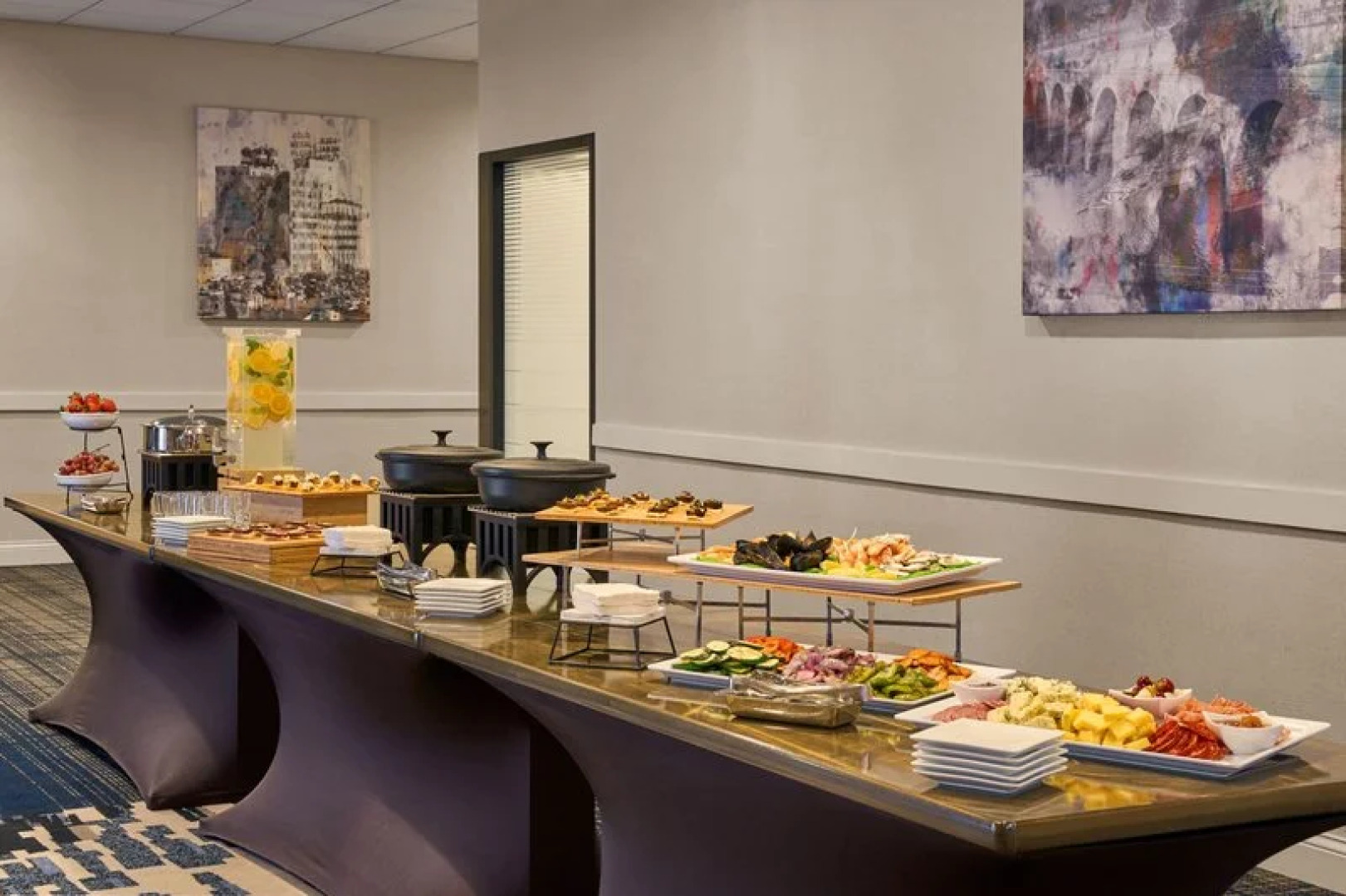 Delta Hotels by Marriott Minneapolis Northeast