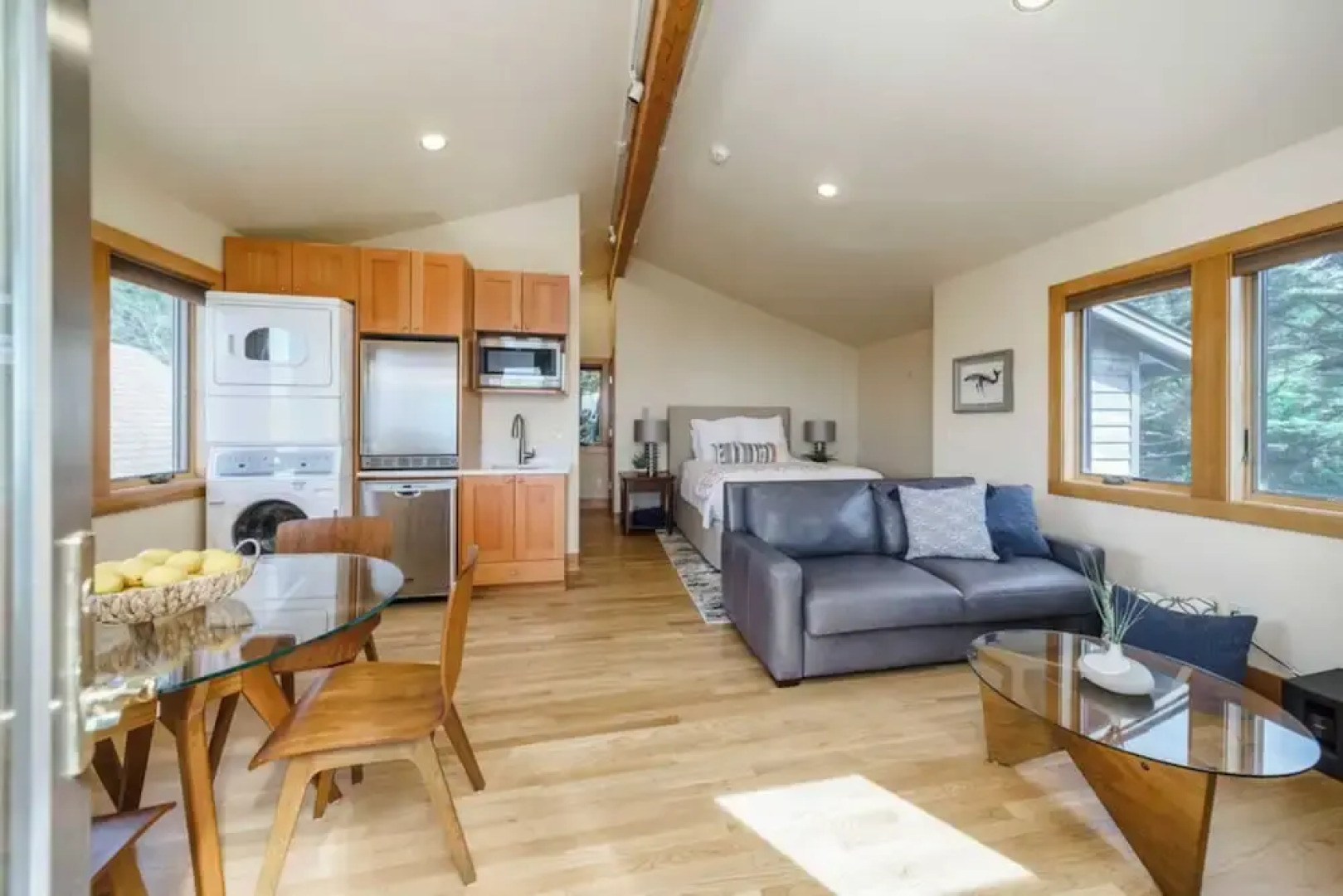 The Castle Rock Estate by Avantstay Steps From Arch Cape Beach w/ Hot Tub & Sauna