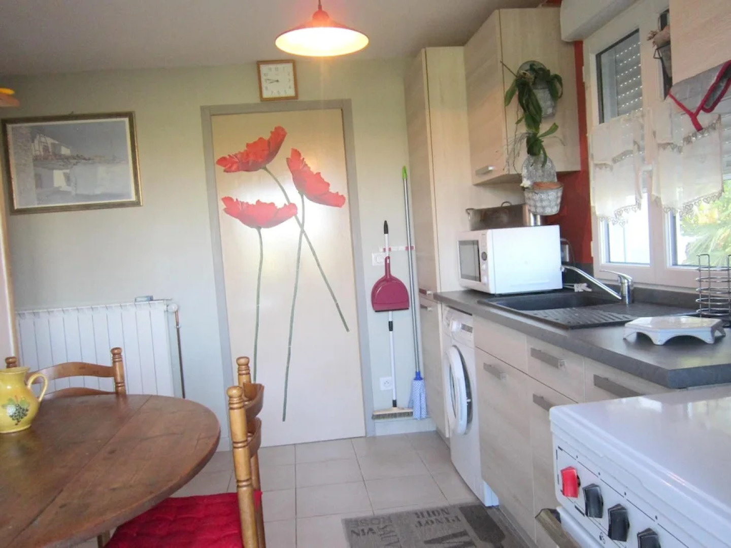 Apartment With one Bedroom in Mortagne-sur-gironde, With Furnished Gar