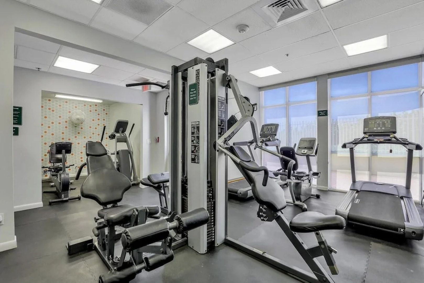 Luxurious Beachfront Condo With Glorious Ocean Views