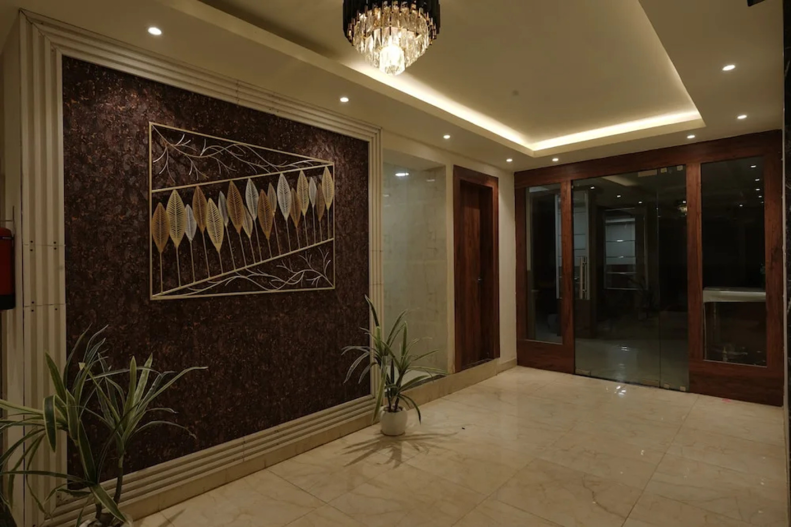 The Golden Crown Hotel Banquet & Cafe