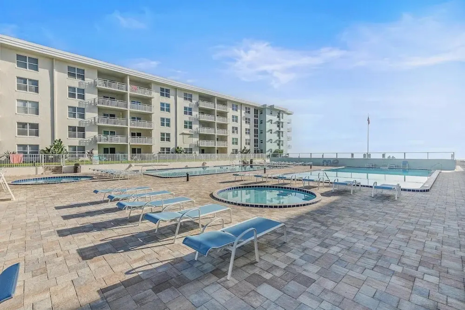 Z-sea Coast Gardens II 209