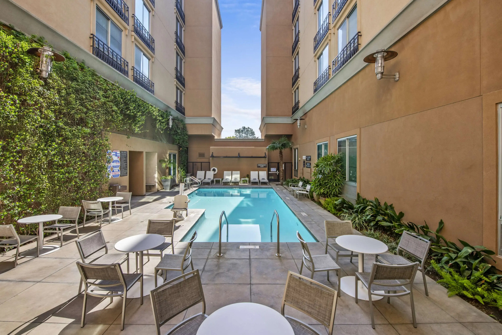 Hyatt Place Riverside Downtown