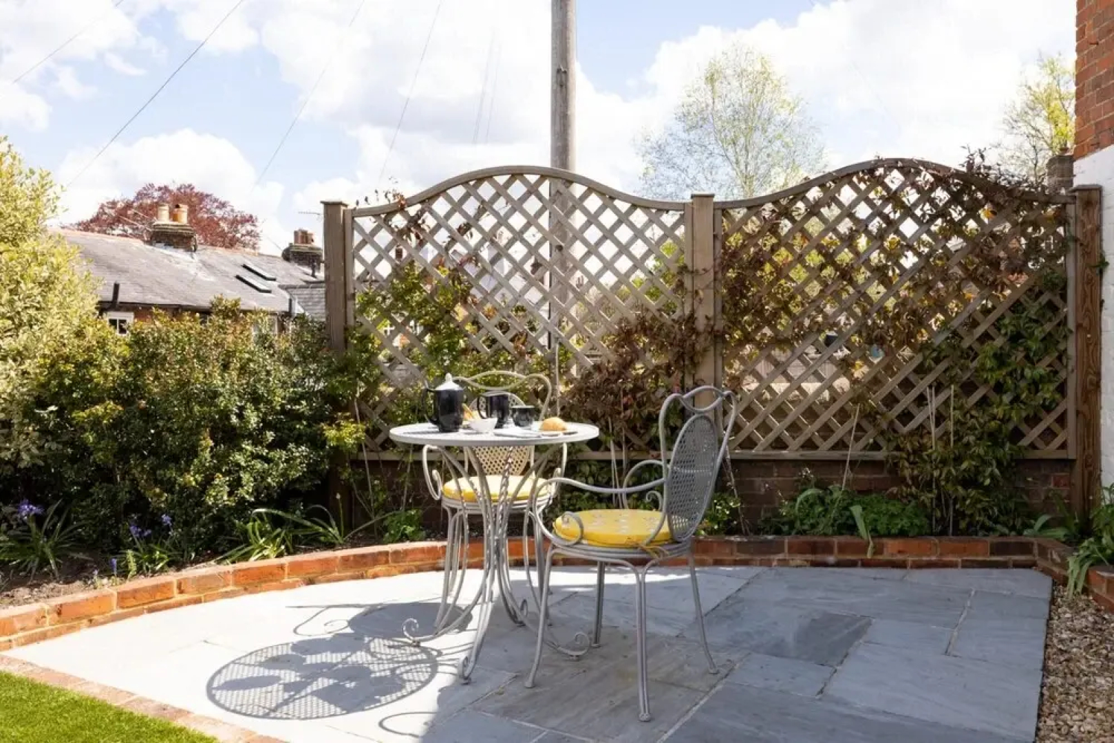 The Lavender Folly - Cosy Accommodation Alresford