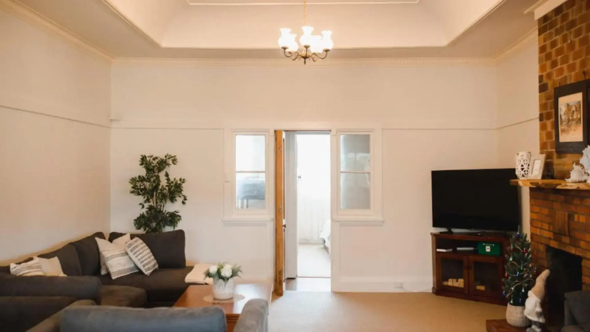 Sussex House Caravan Park