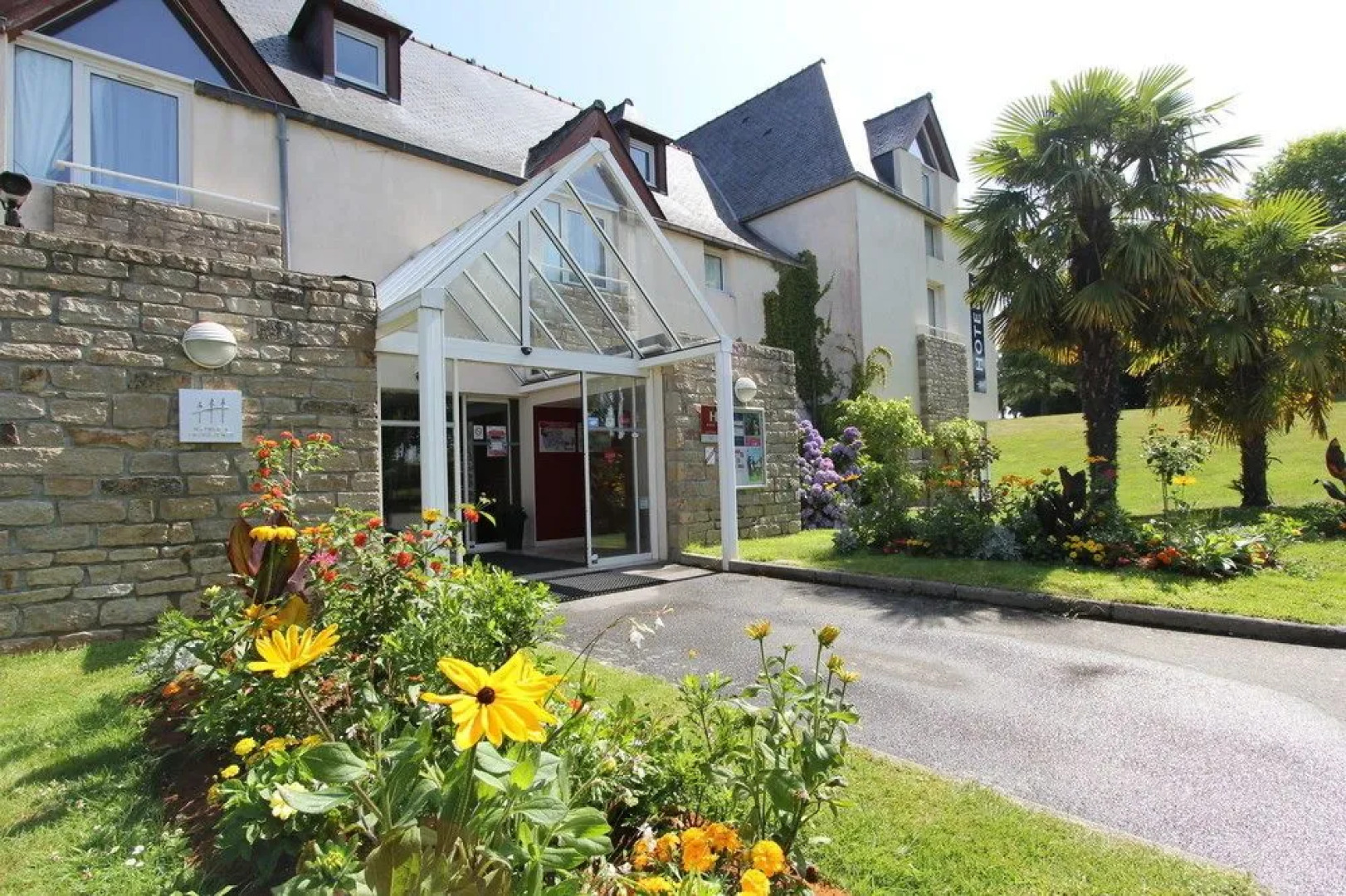 Les Ormes Domaine  Resort