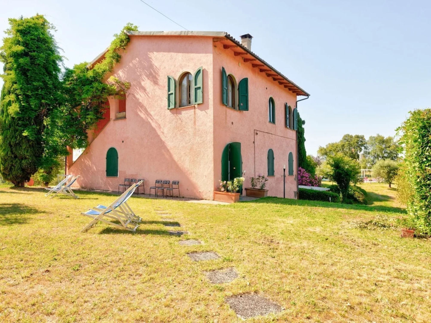 Beautiful Farmhouse in San Vivaldo with Swimming Pool