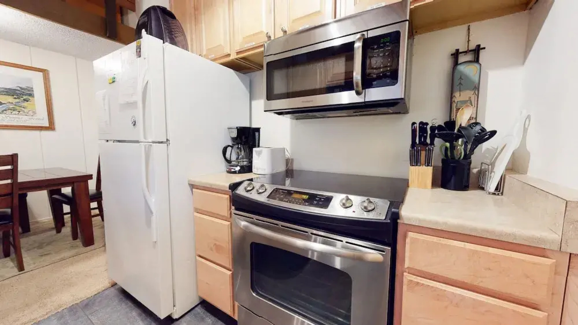 Sierra Manors 75 Cozy and Comfy Condo, On the Shuttle Route by Redawning