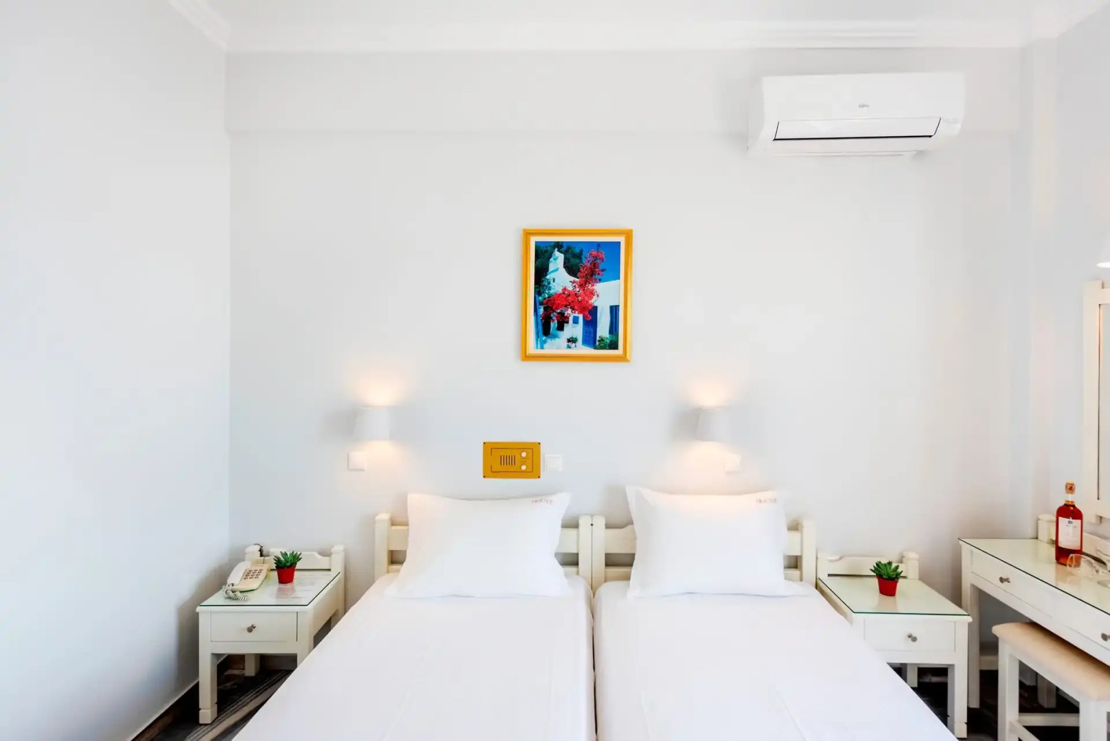 Irene Hotel & Studios | Beachfront