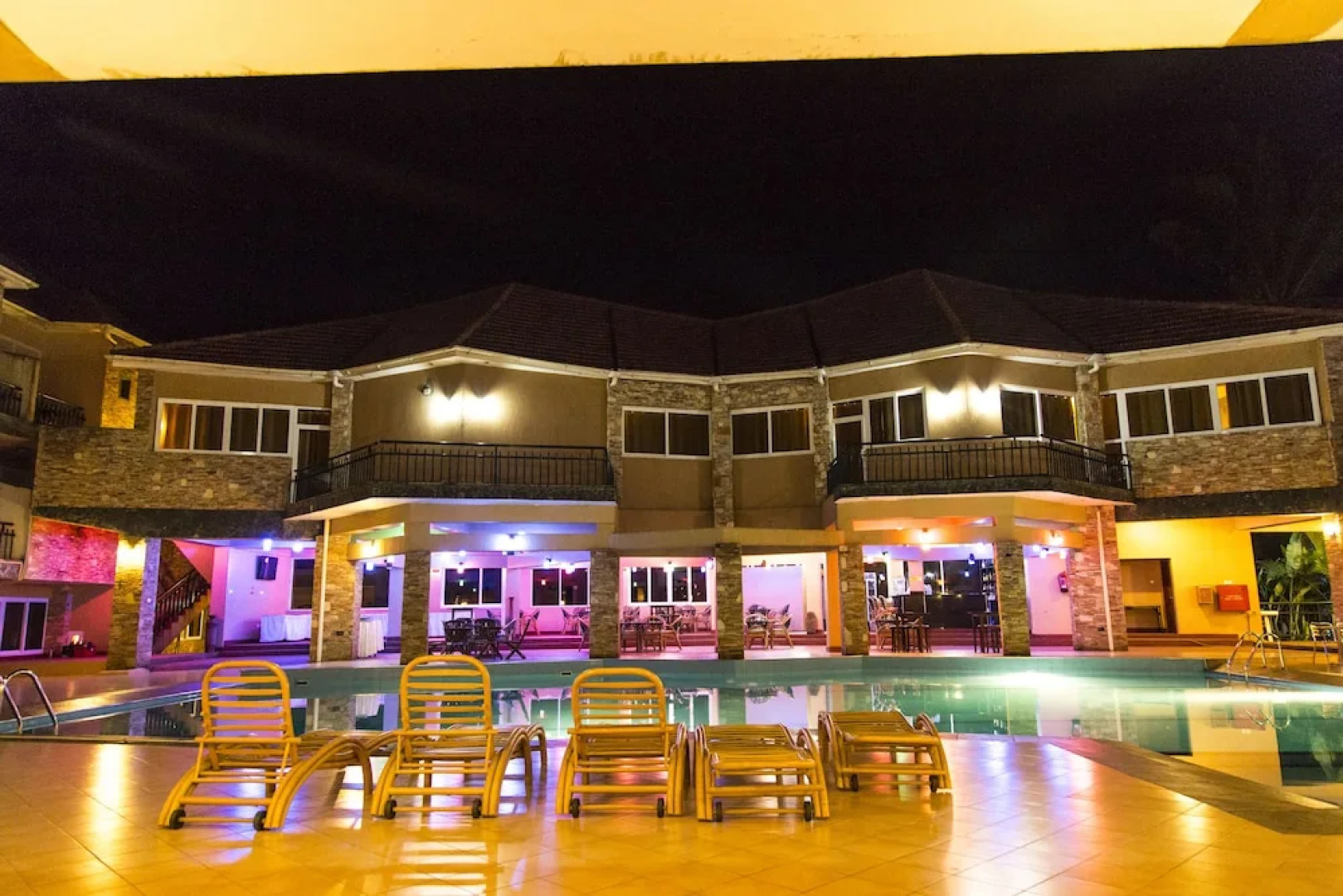 Wash and Wills Hotel