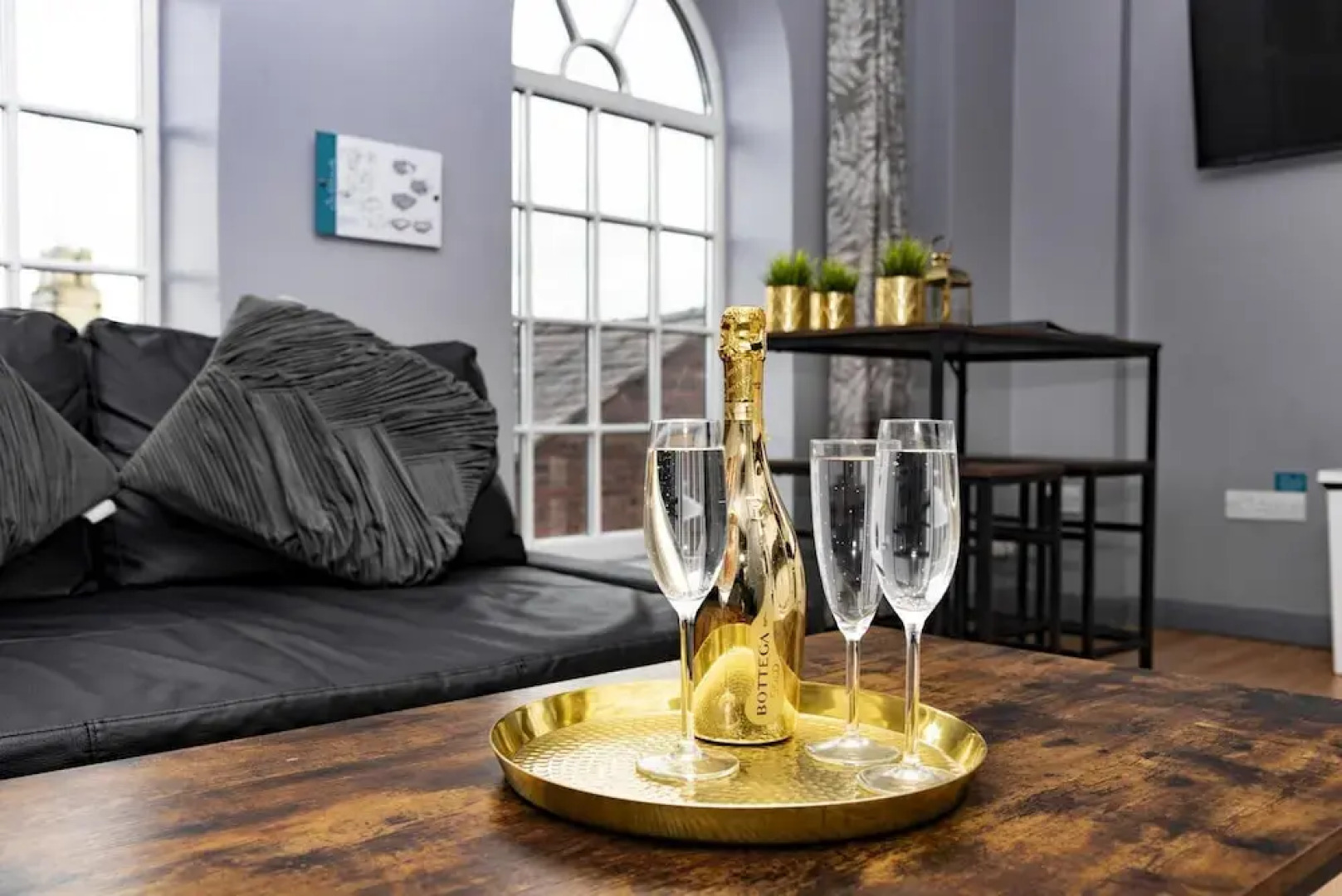 The Maelor - Berwyn House - Central Wrexham - Sleeps Up To 6