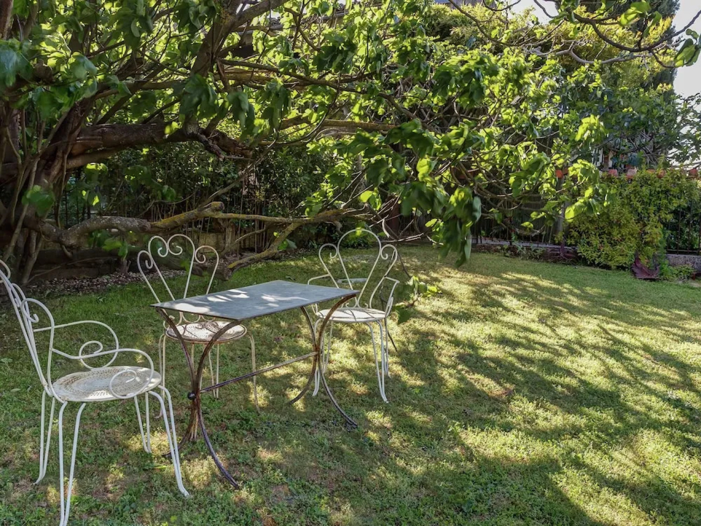 Rustic Cottage in Oppede With Shared Pool